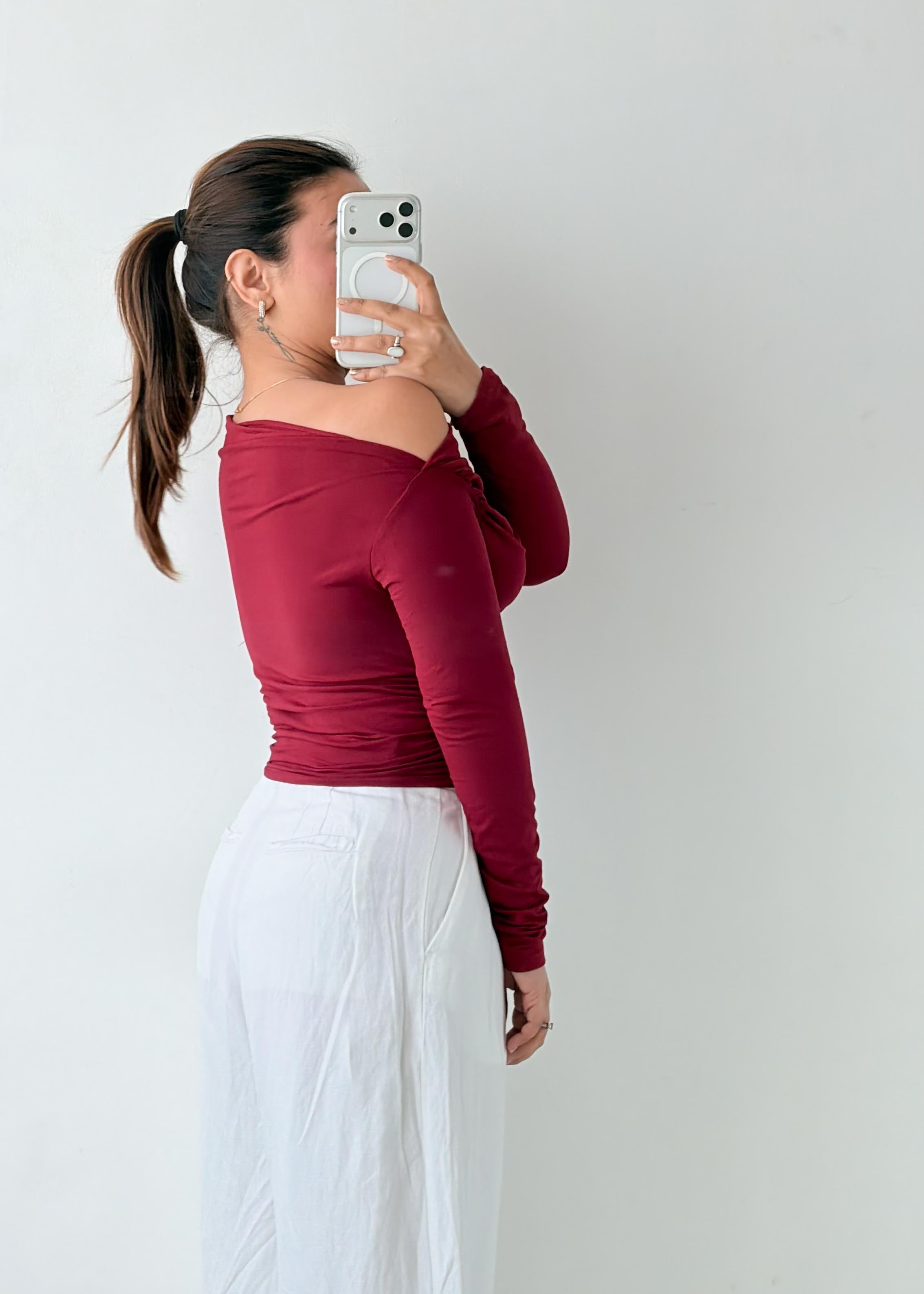 Size S-M Wine Off Shoulder Ruched Top