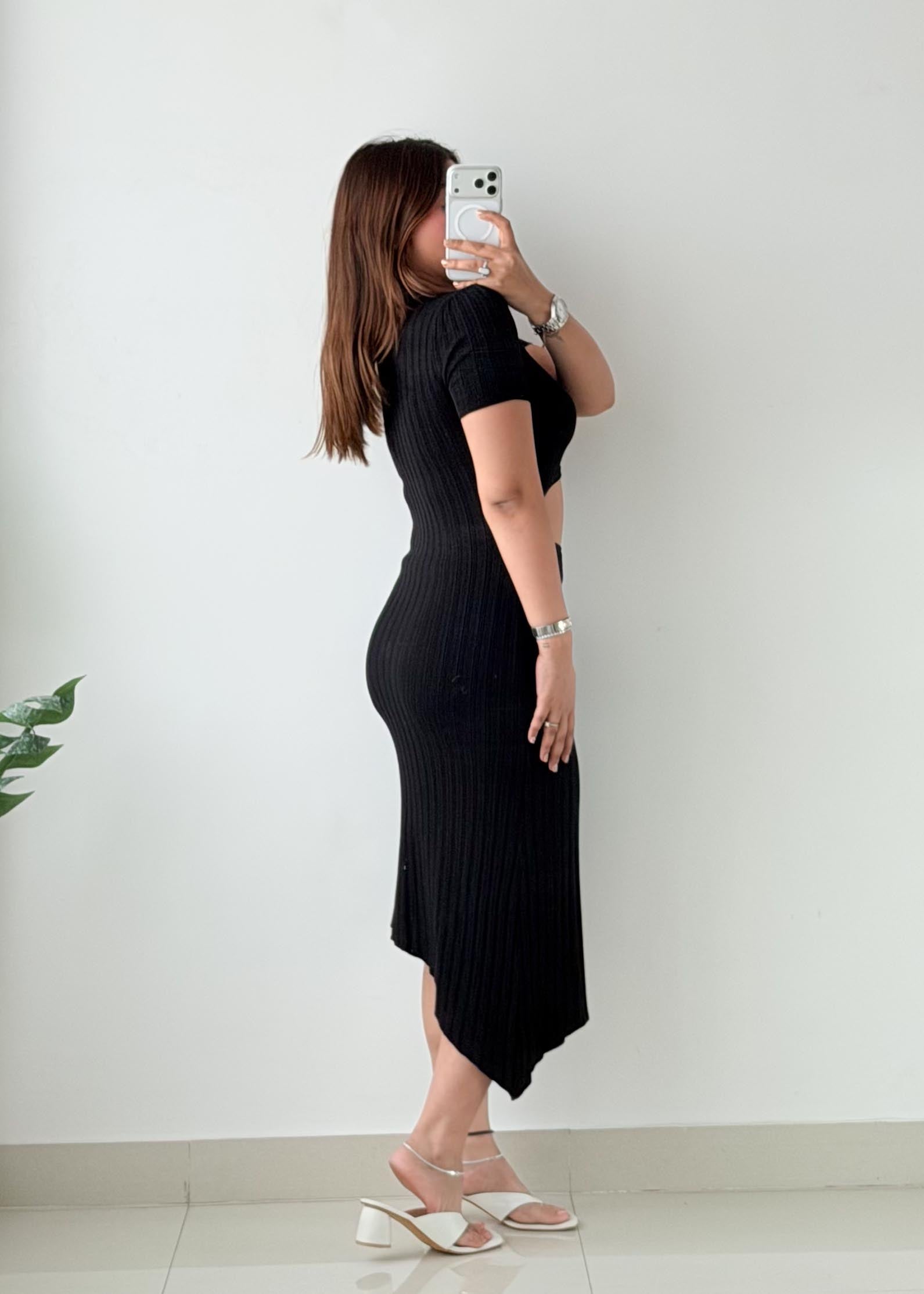 Size S-M Black Cut-Out Ribbed Knit Midi Dress