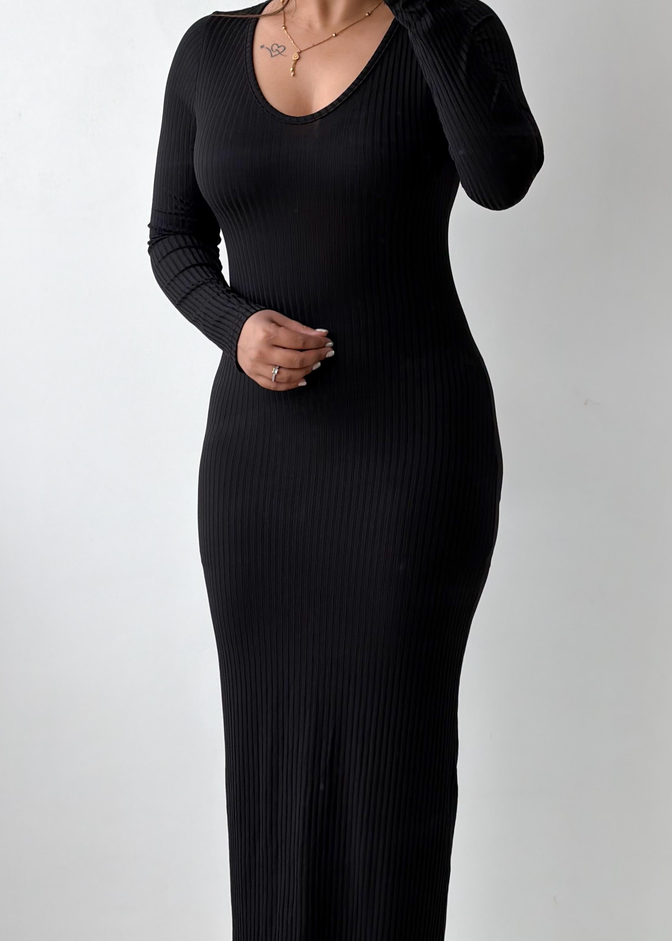 Size S-M Black Ribbed Knit Maxi Dress