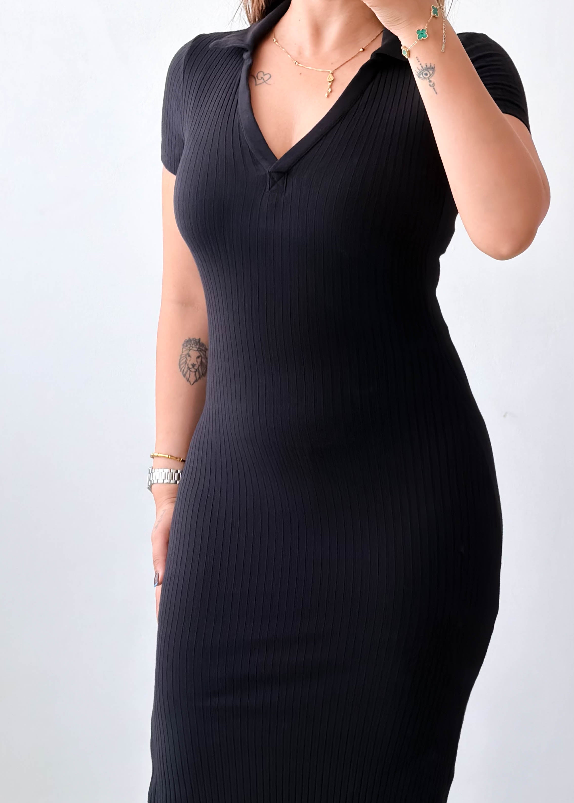 Size XS-S Black Collared Ribbed Midi Dress