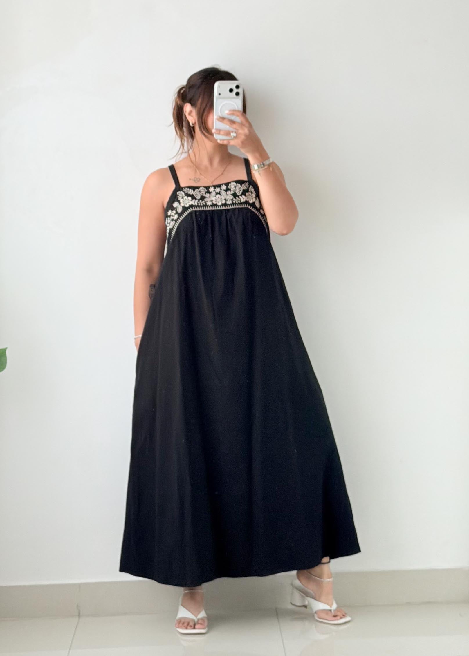 Size L-XL Black Embroidered Flowy Maxi Dress