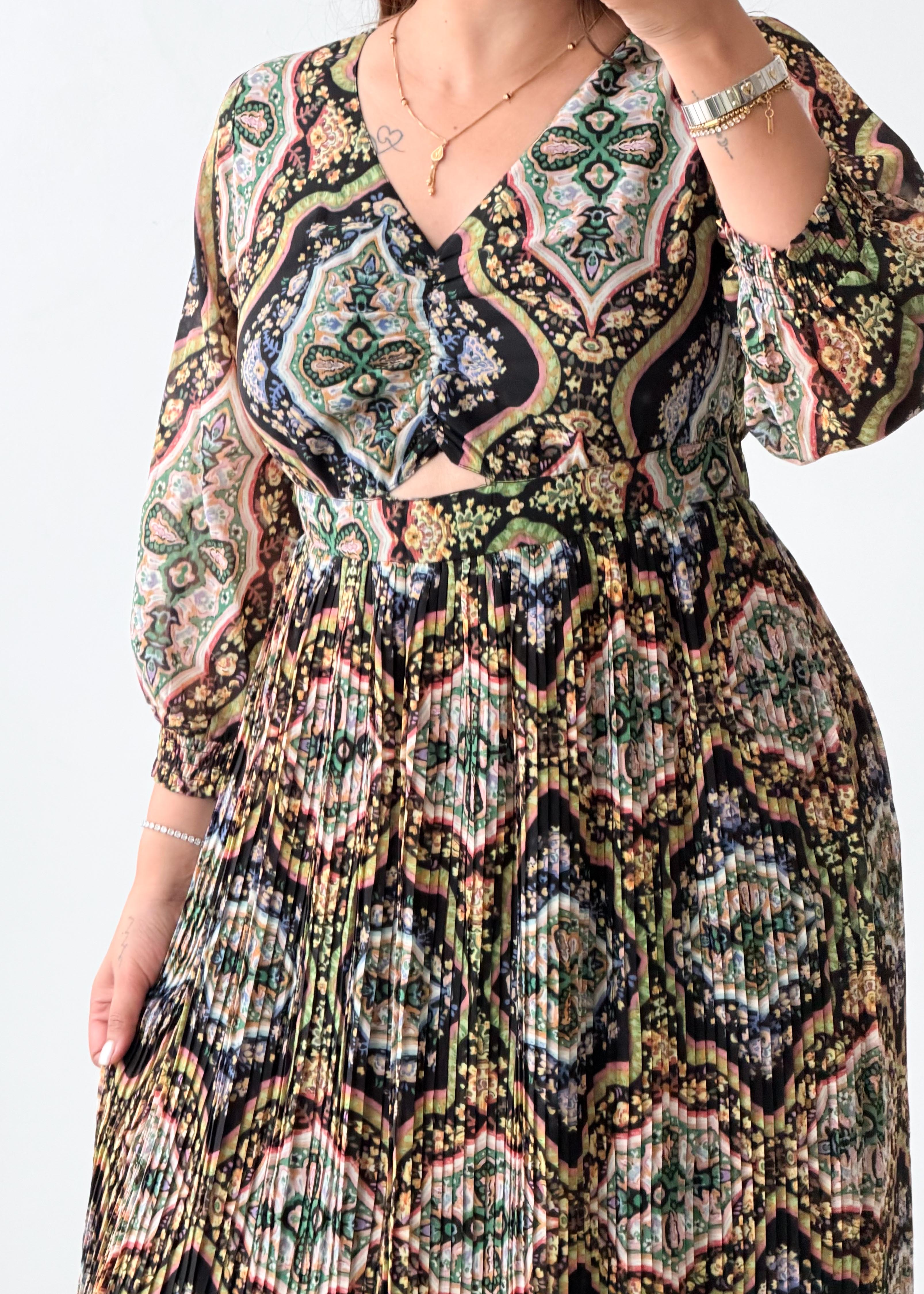 Size S-M Black Multicolor Paisley Print Midi Dress
