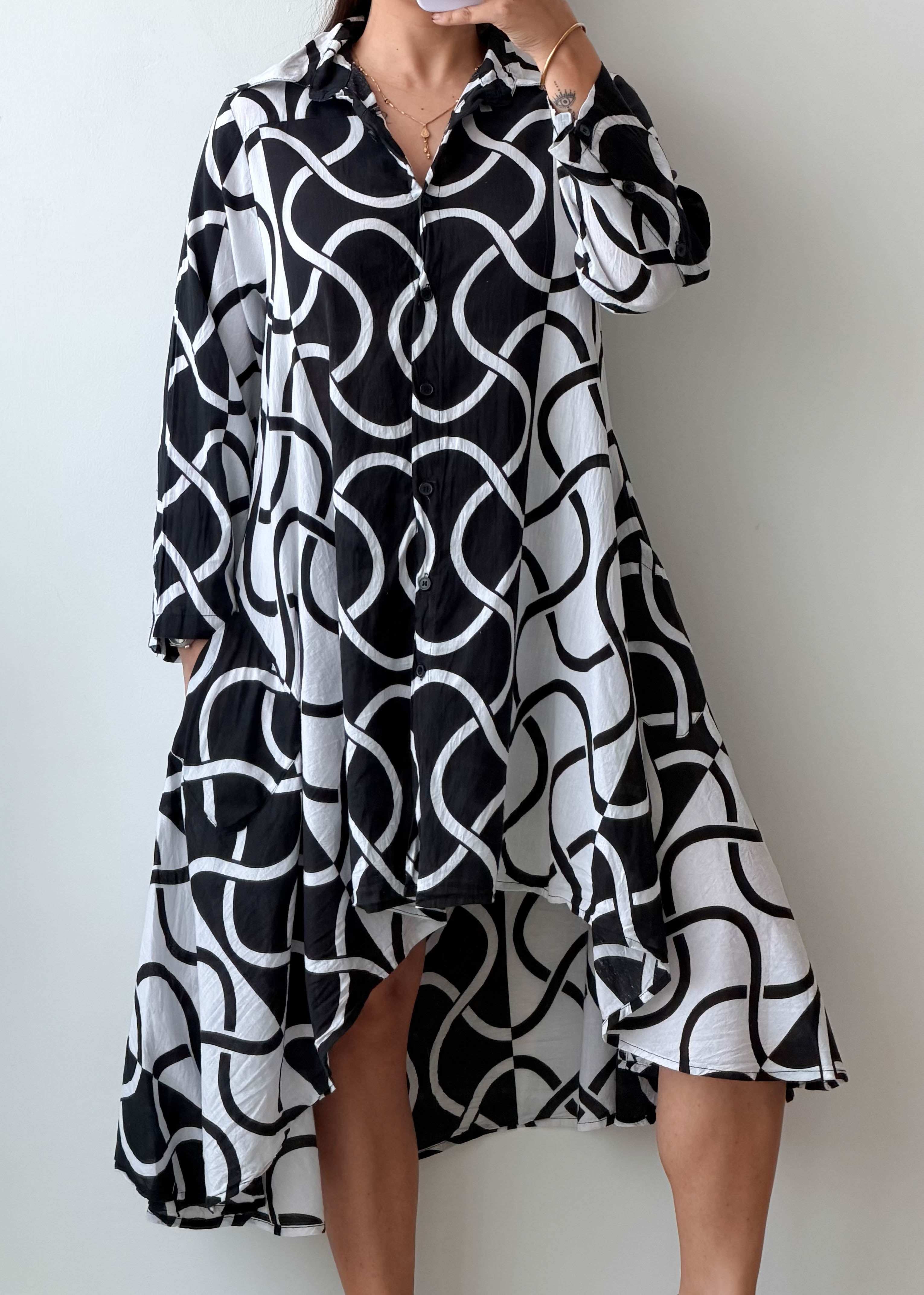 Size S-M Black White Abstract Shirt Dress