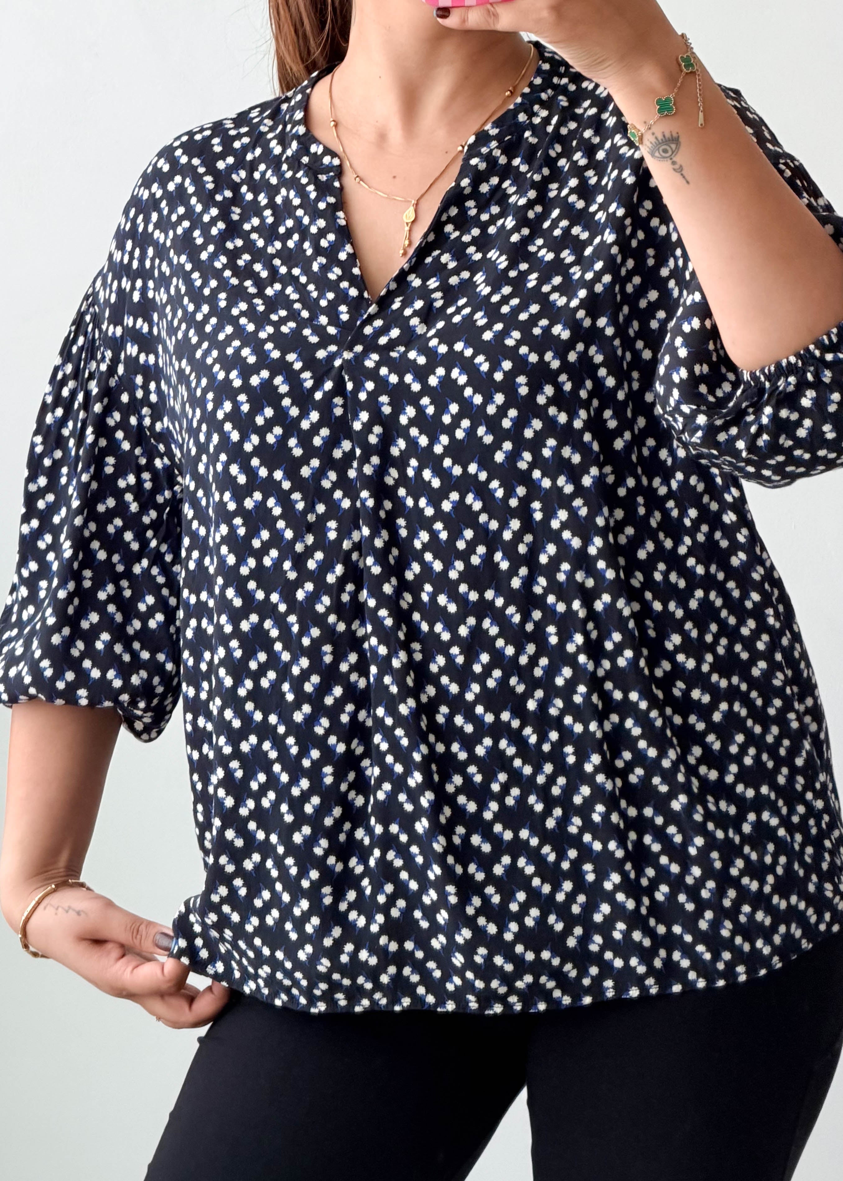 Size M-L Black White Printed Top