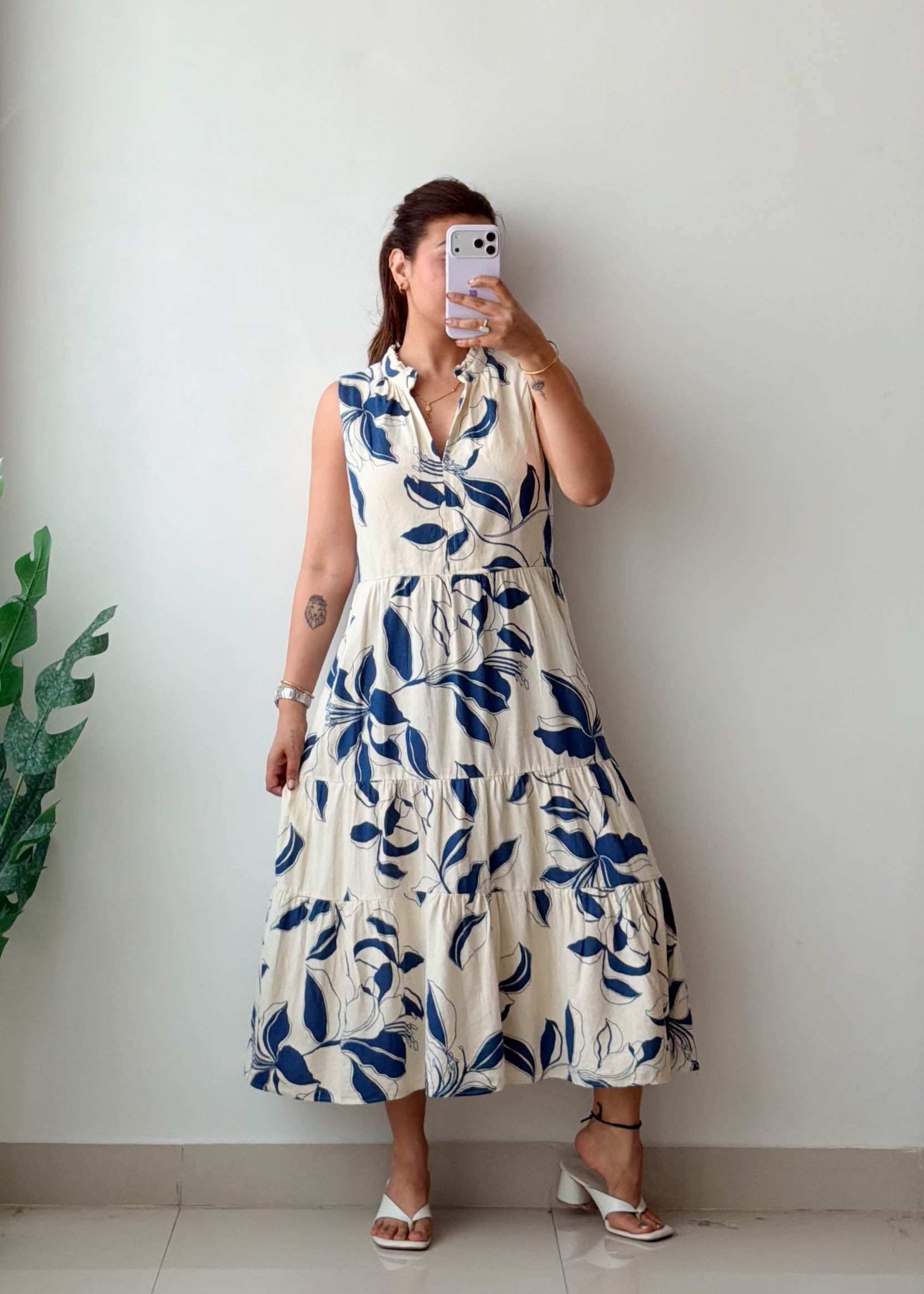 Size M-L White & Blue Leaf Print Tiered Dress
