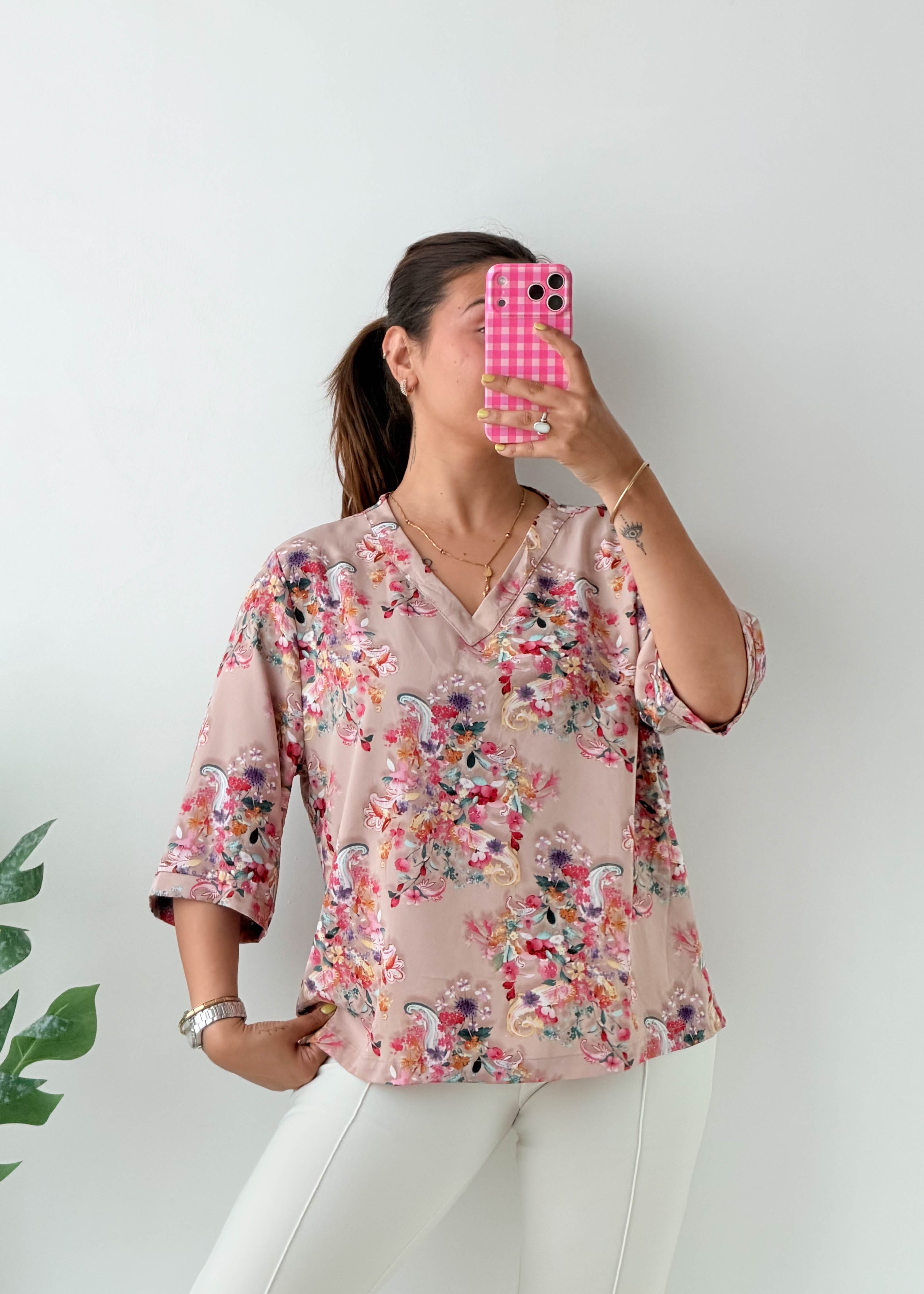 Size S-M Blush Floral V-Neck Top