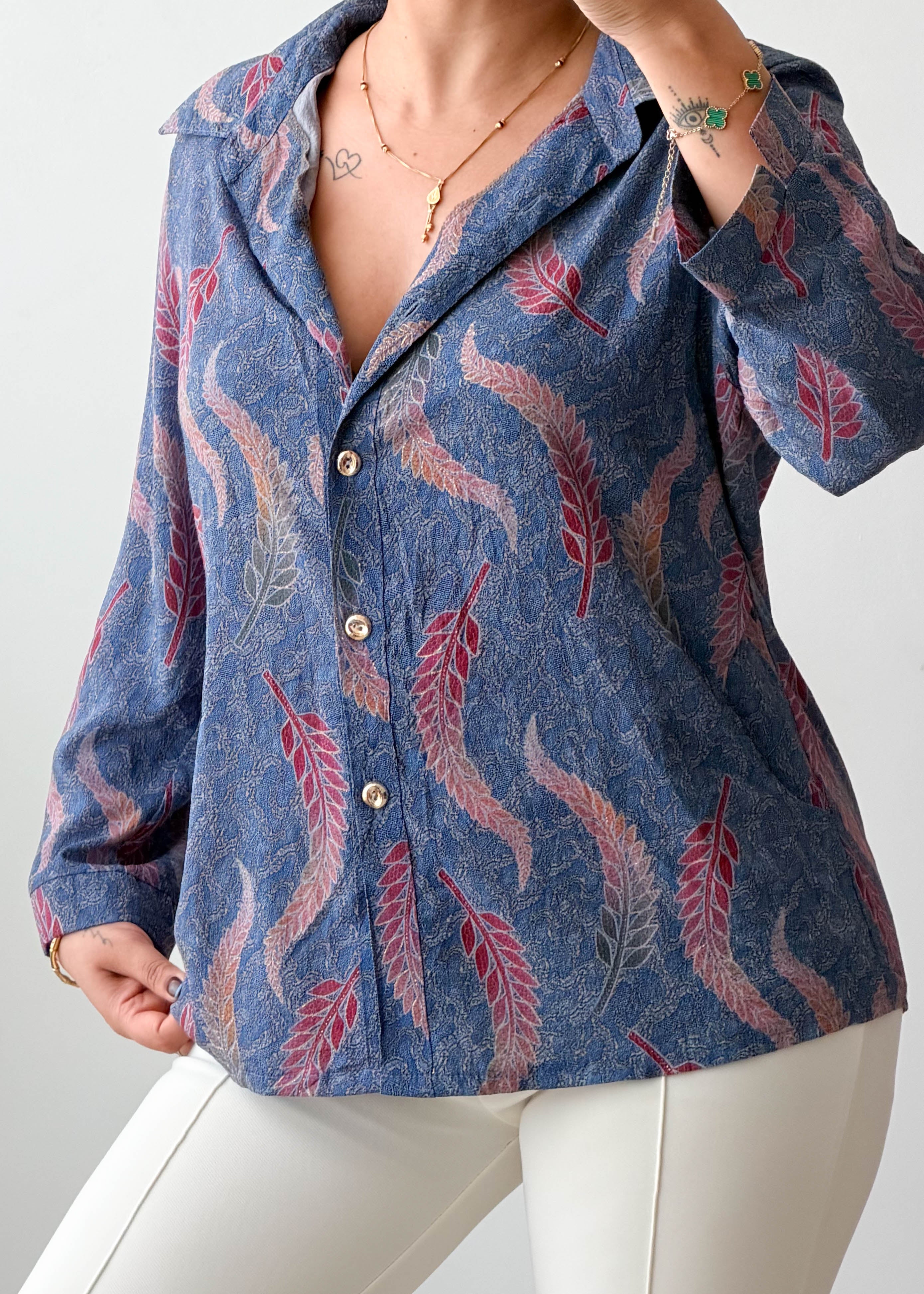 Size S-M Blue Feather Print Shirt