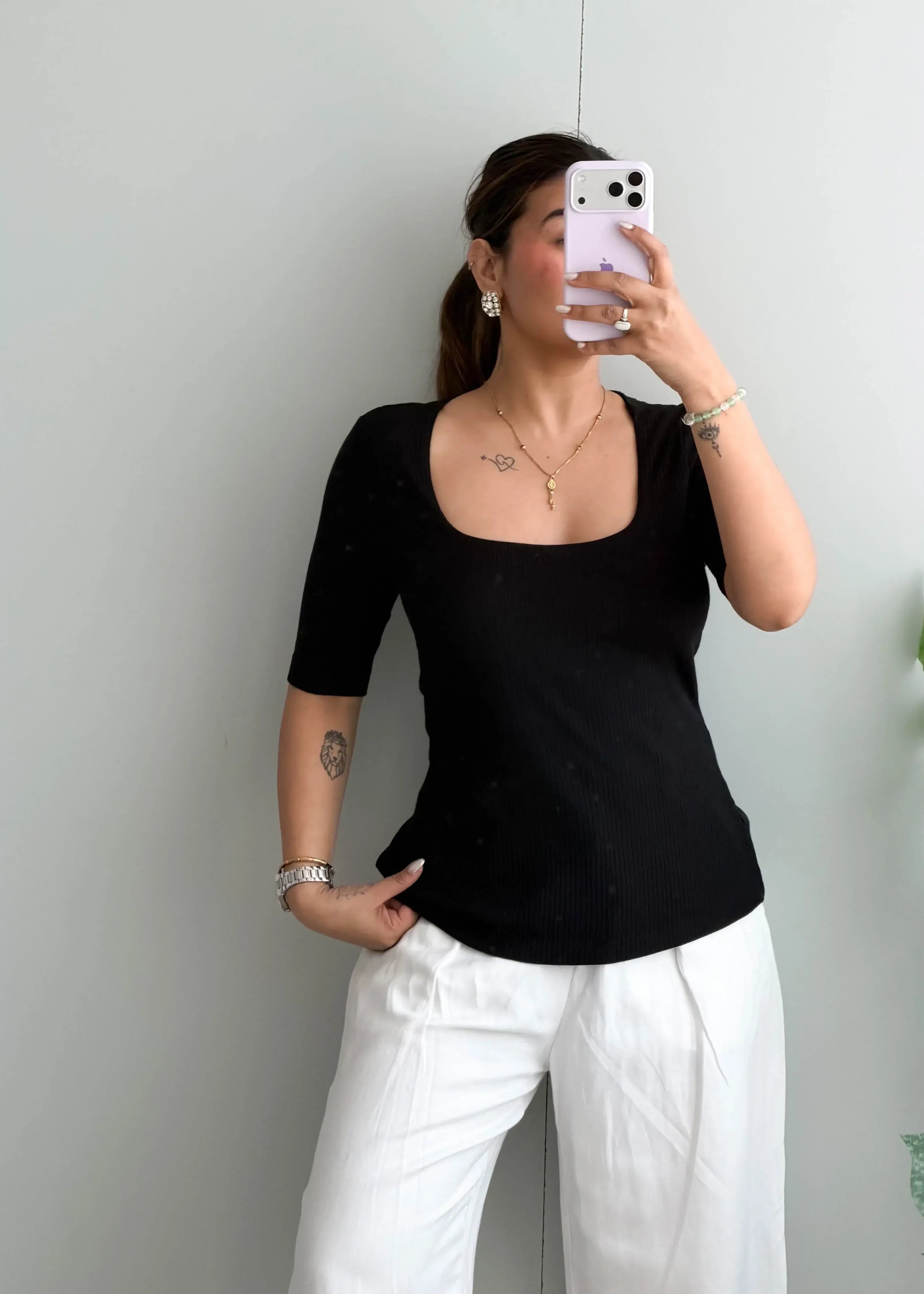 Size M-L, Black Half Sleeve Fitted Top - Closet by Payal