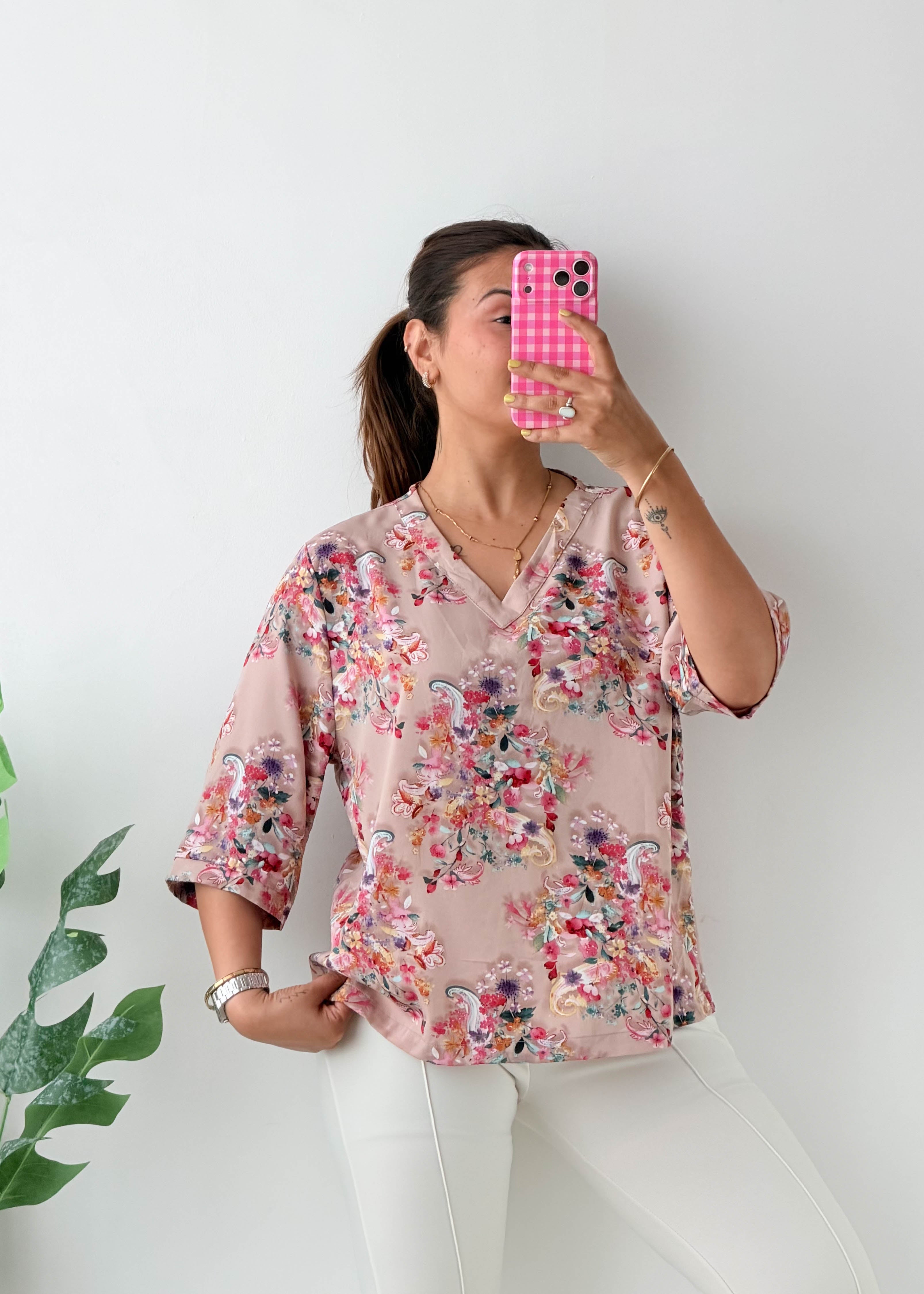 Size S-M Blush Floral V-Neck Top