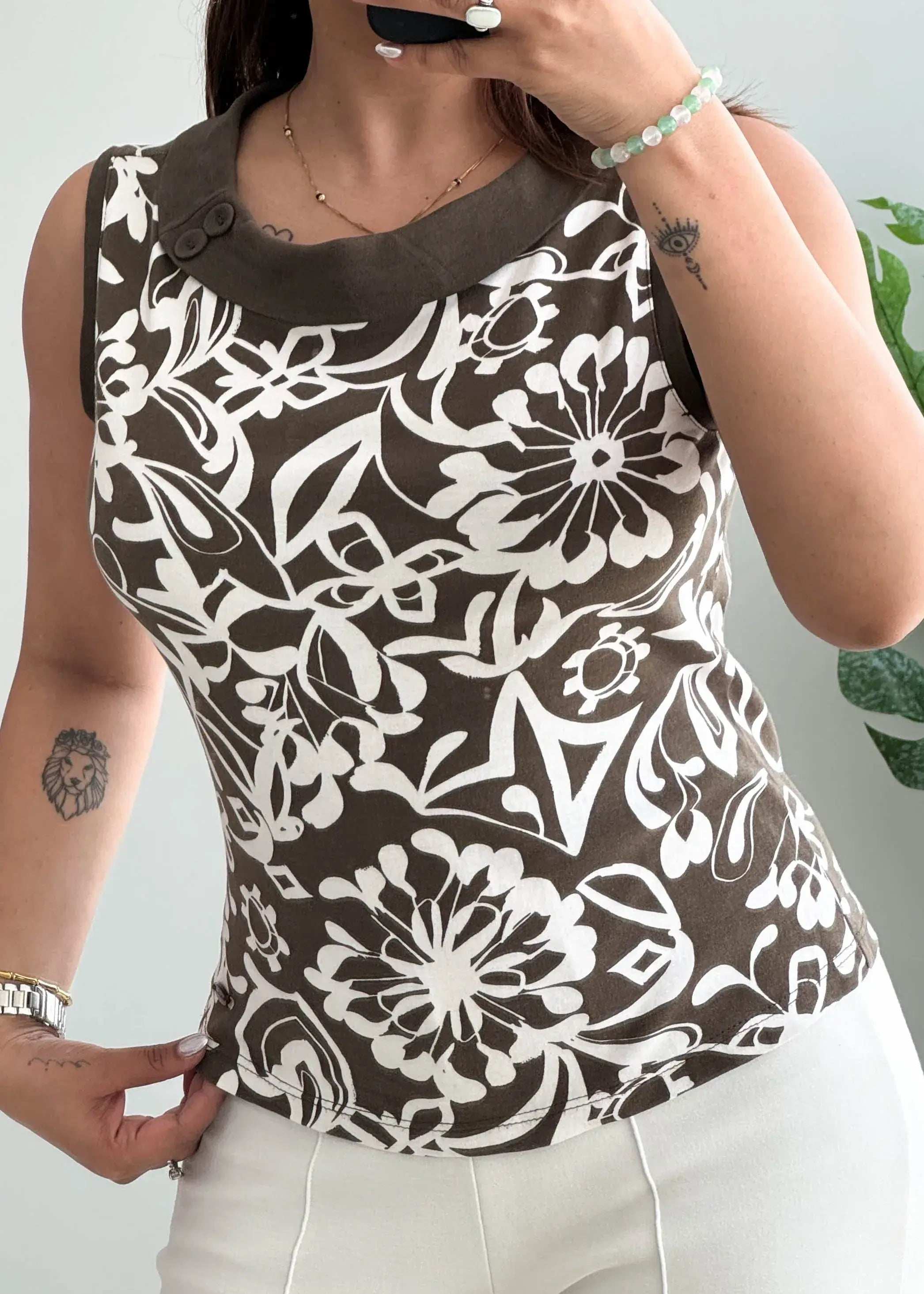 Size XS-S, Green Floral Print Structured Neckline Top - Closet by Payal