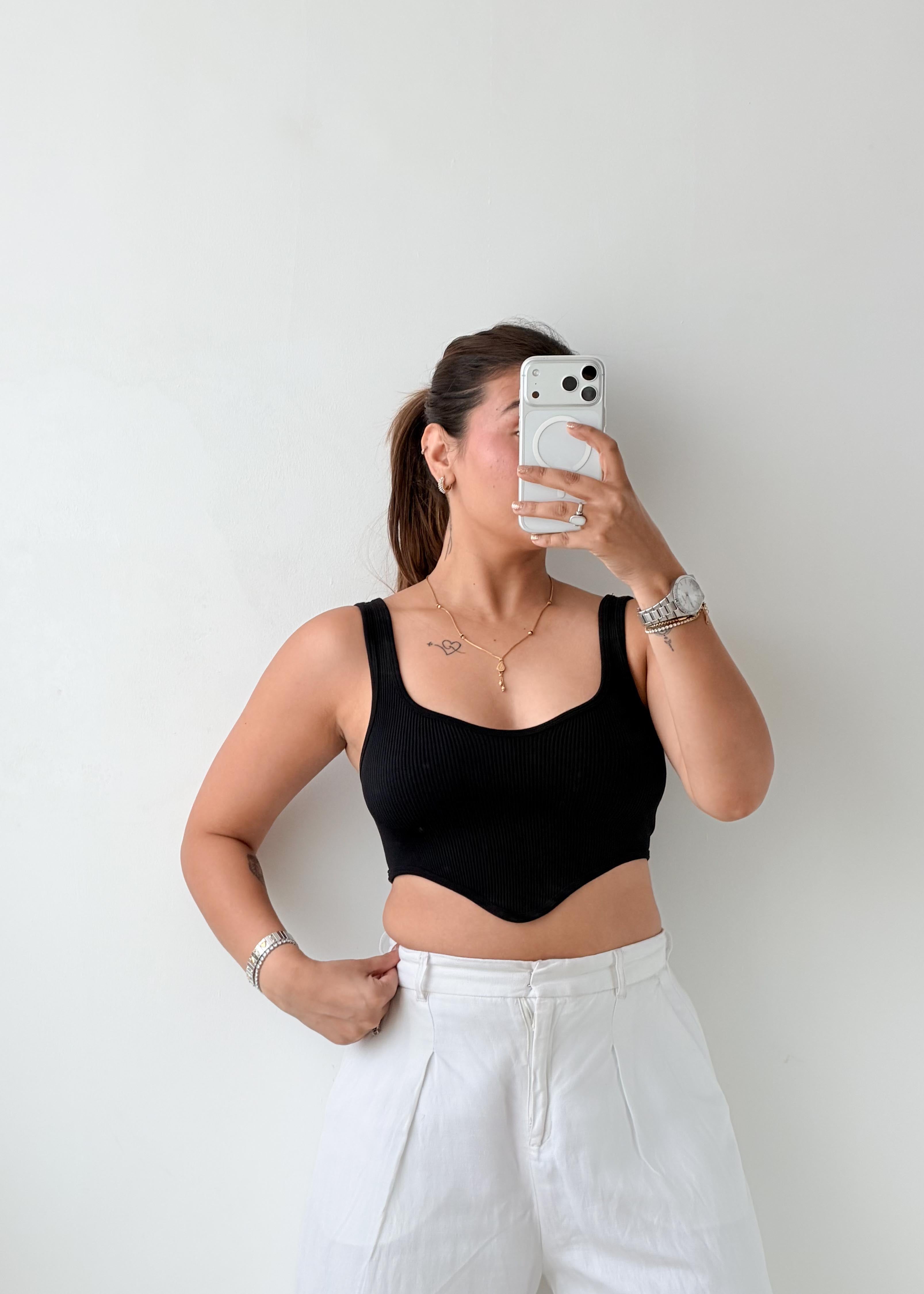 Size XS-S Black Curved Hem Knit Top