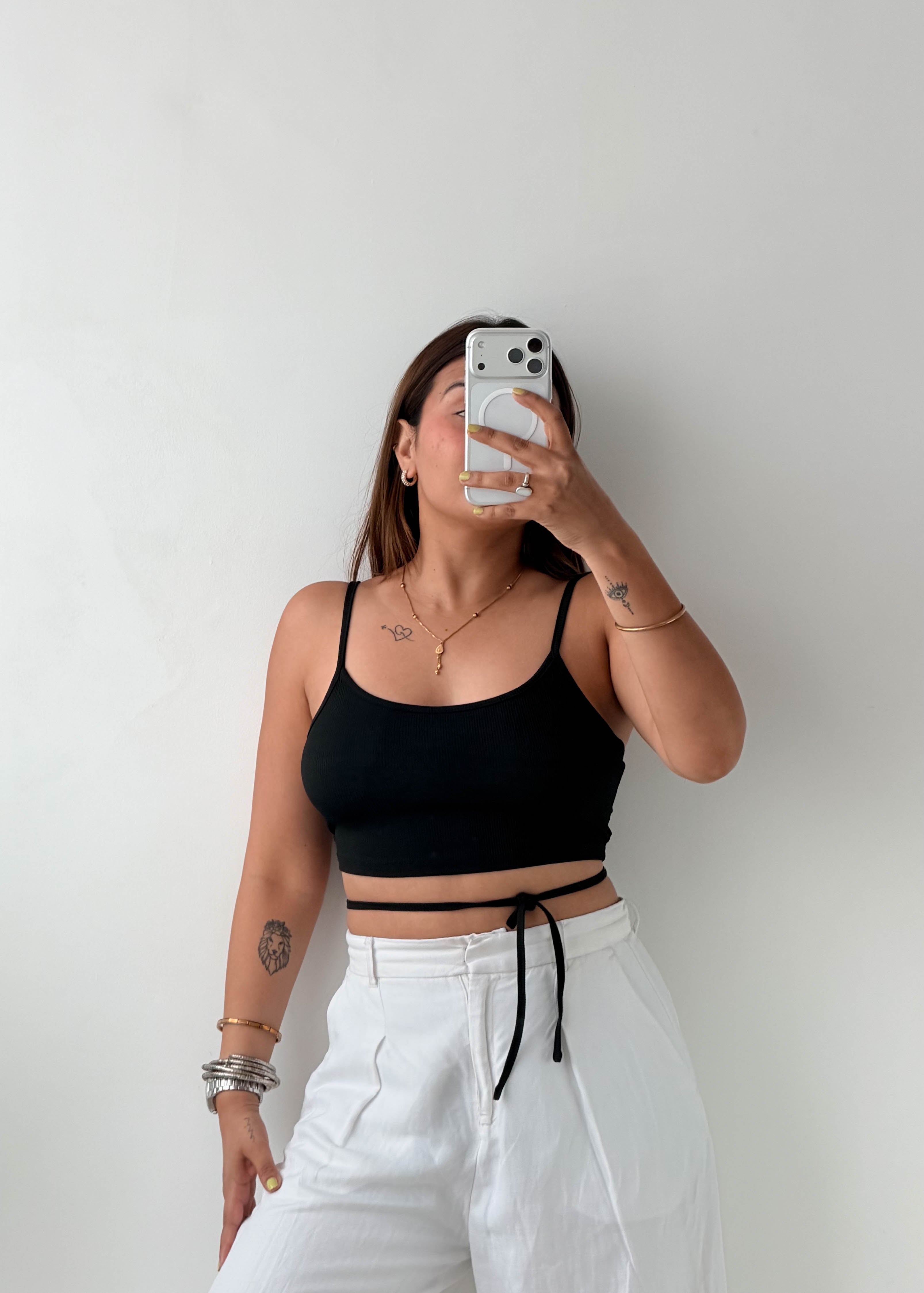 Size S-M Black Tie Hem Crop Top
