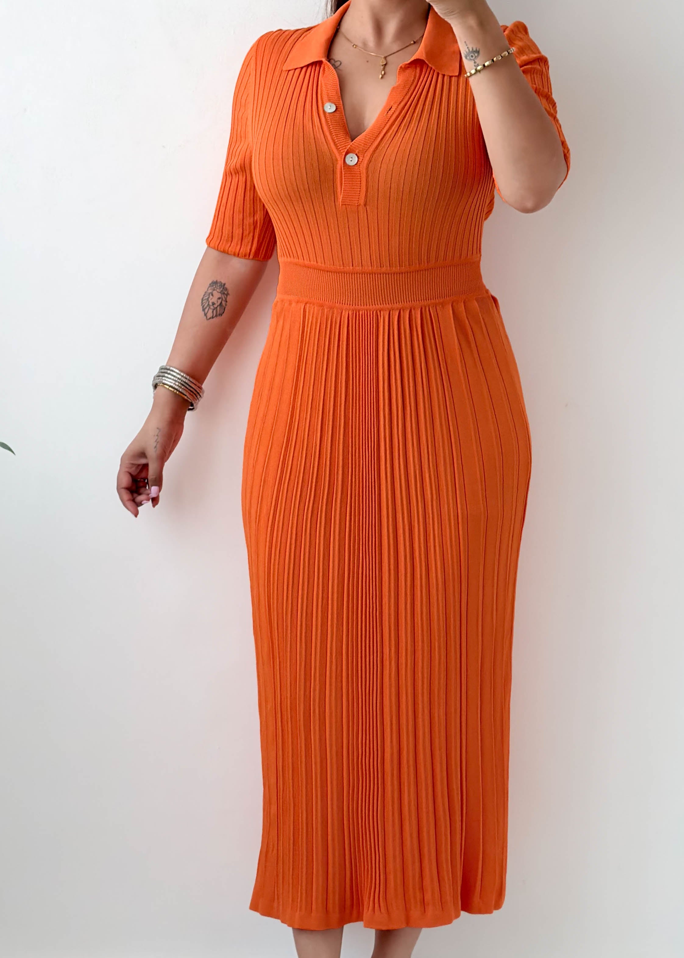 Size S-M Orange Ribbed Collared Midi Dress