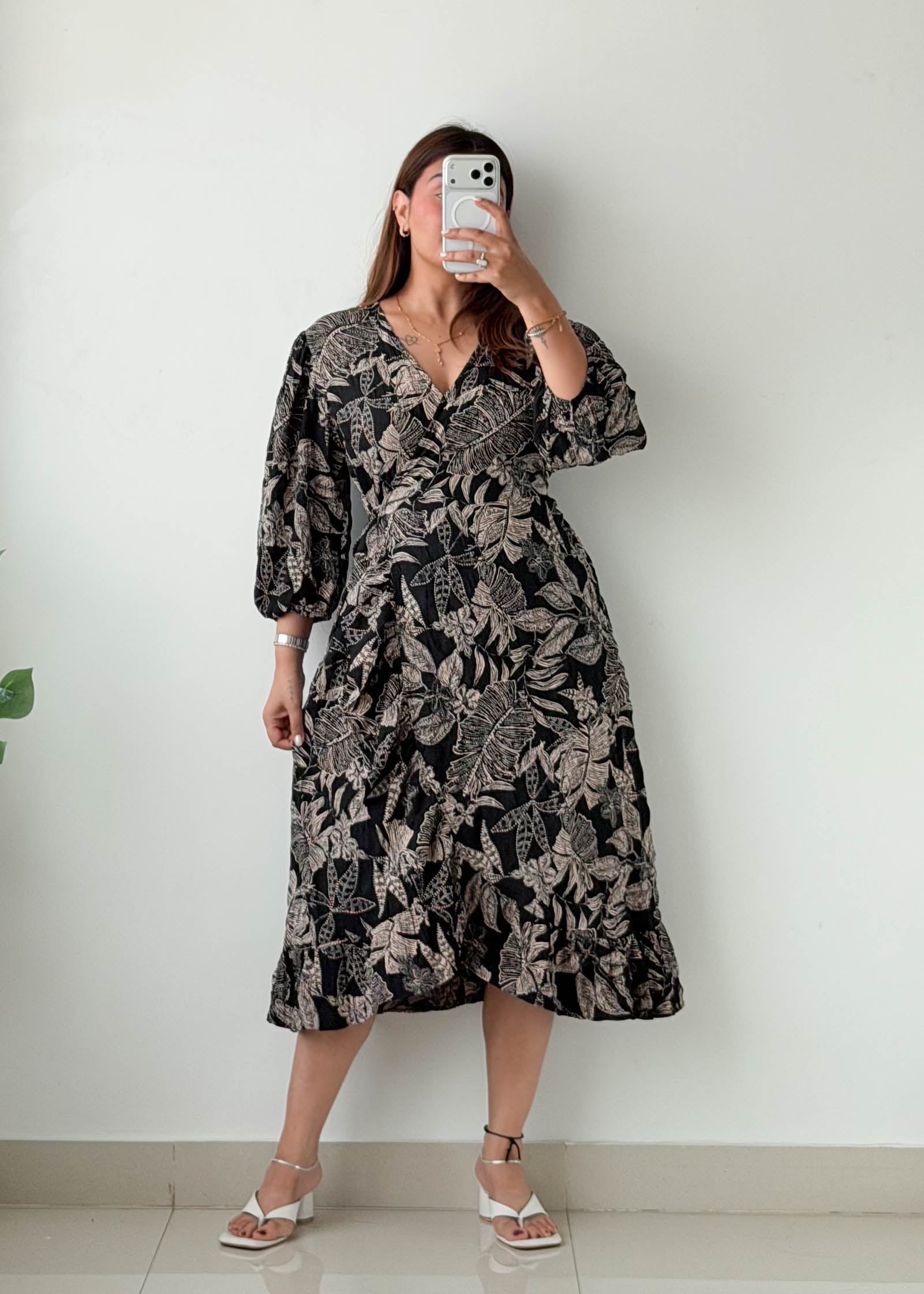 Size M-L Black Printed Midi Dress