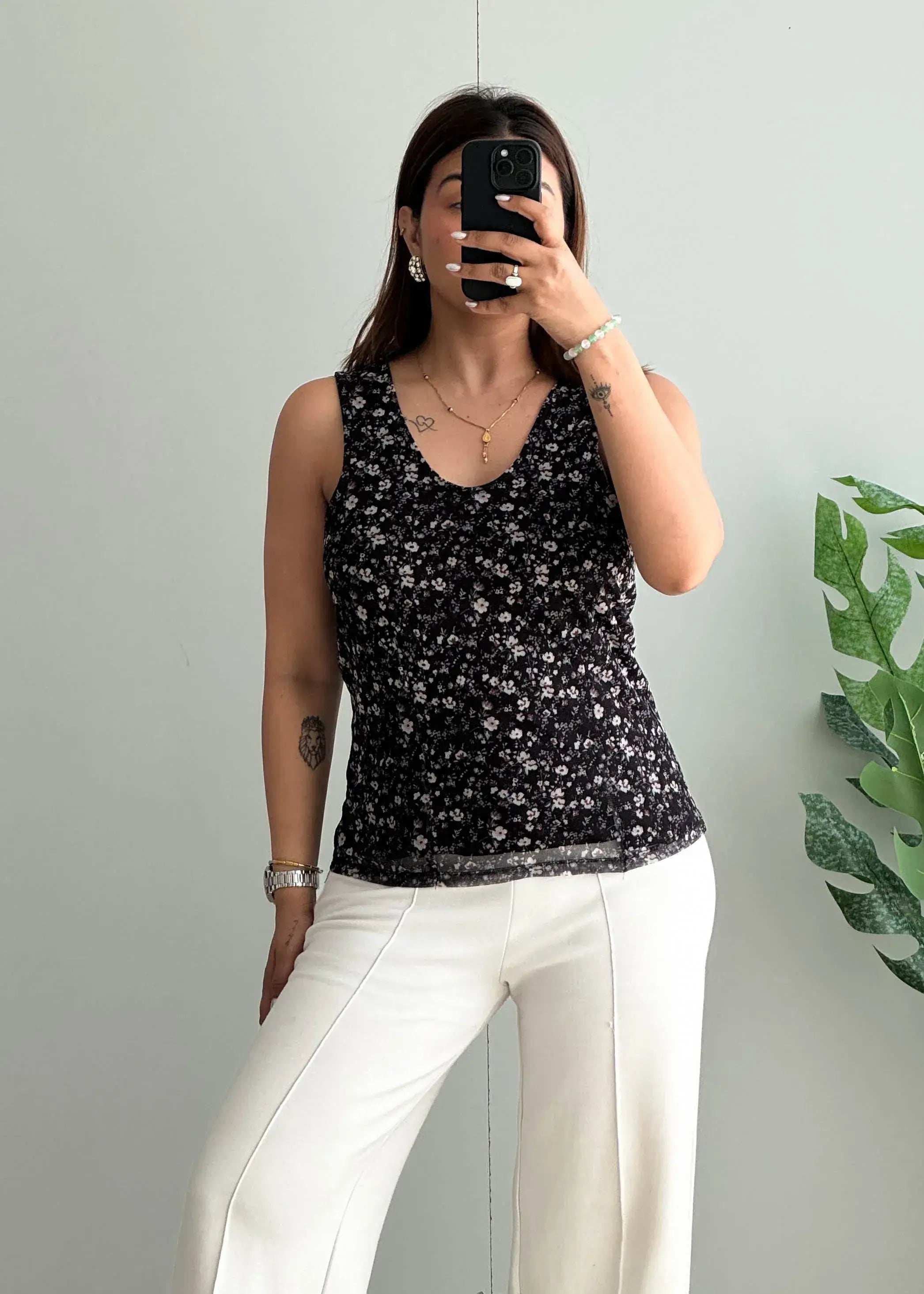 Size M-L, Y2K Black Floral Print Sleeveless Top - Closet by Payal