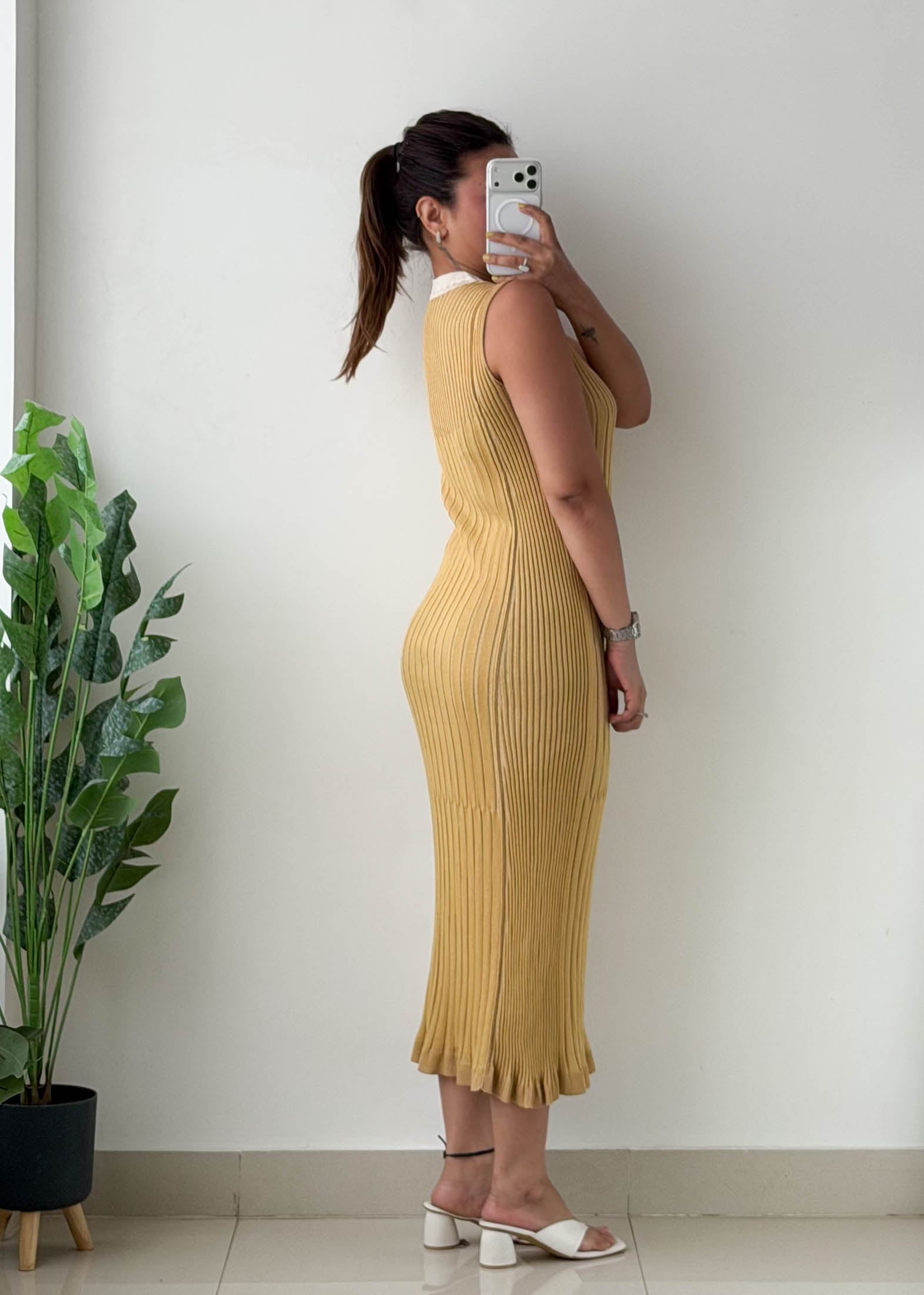M-L Mustard Ribbed Knit Maxi Dress