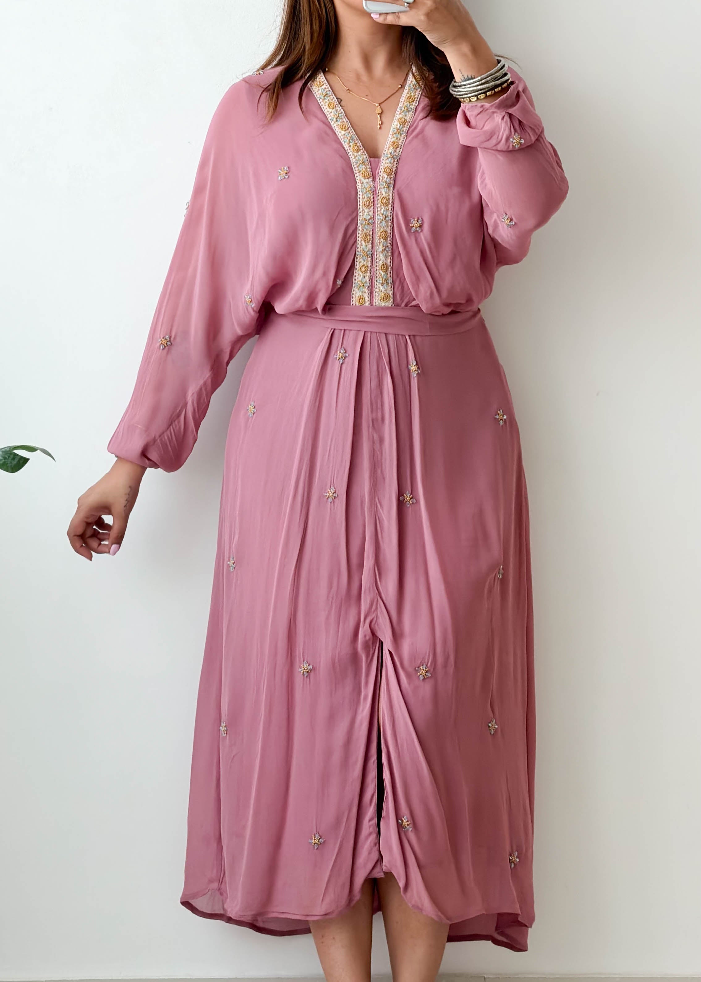 Size S-M Mauve Embroidered Belted Midi Dress