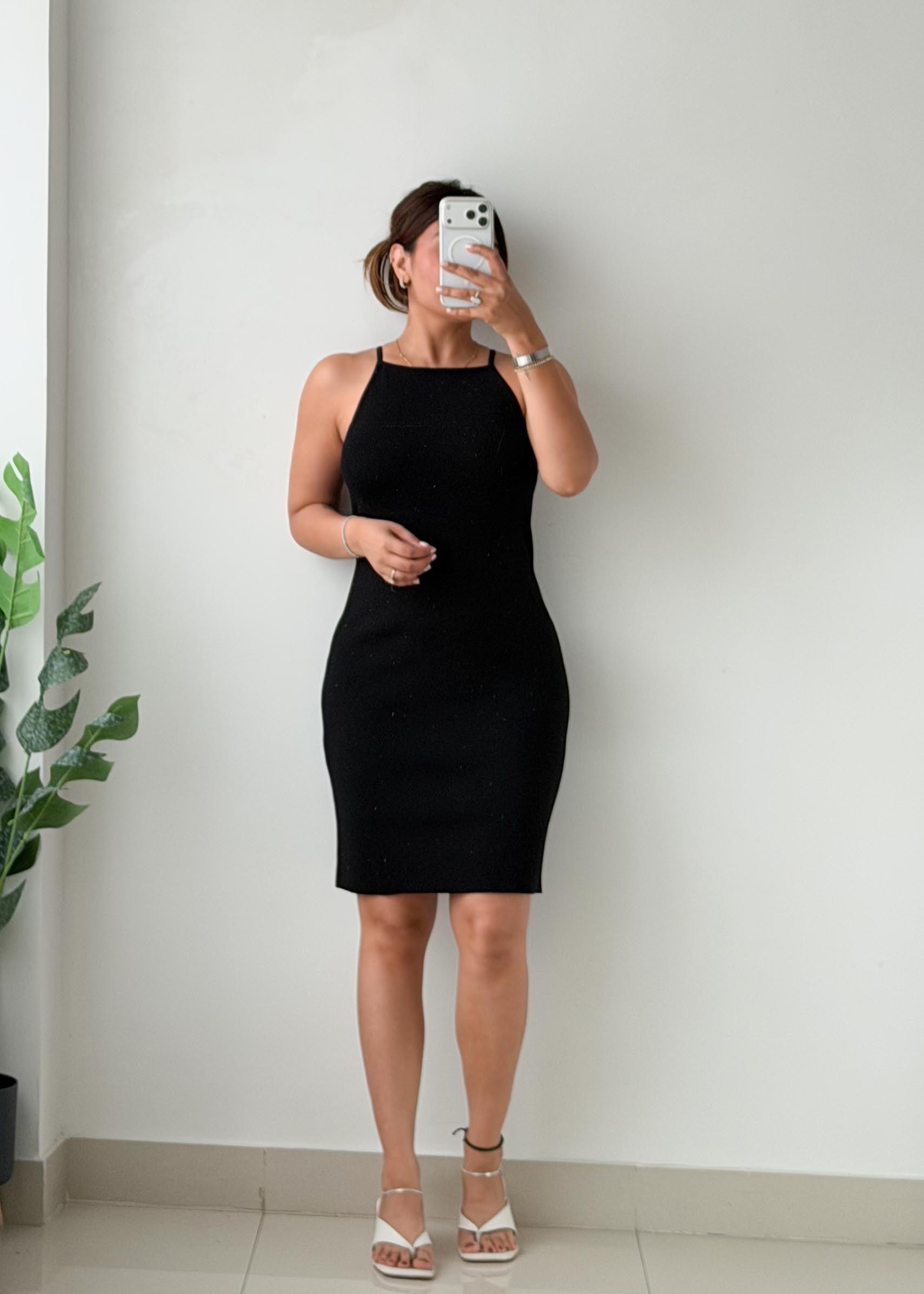 Size M-L Black Fitted Midi Dress