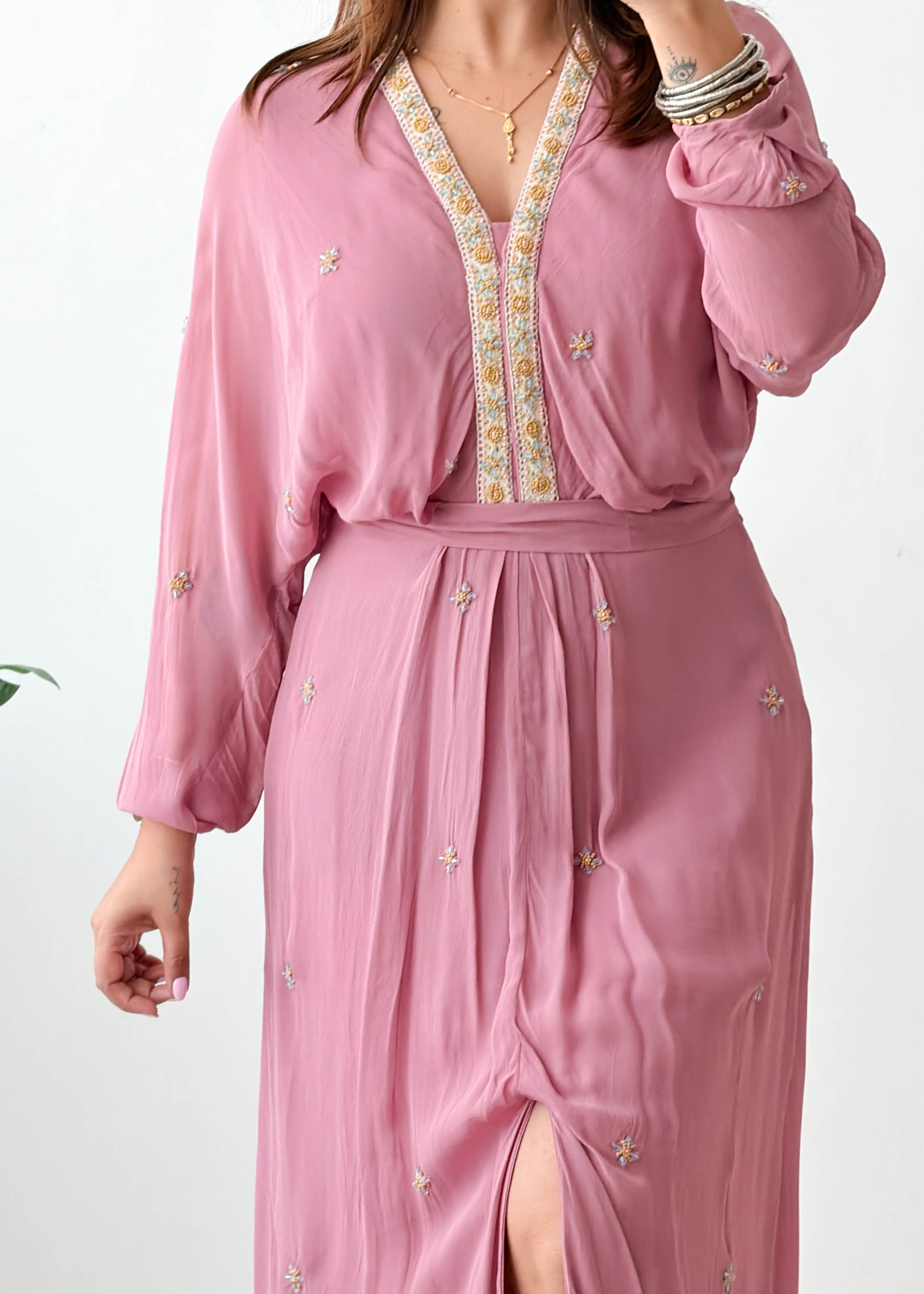 Size S-M Mauve Embroidered Belted Midi Dress