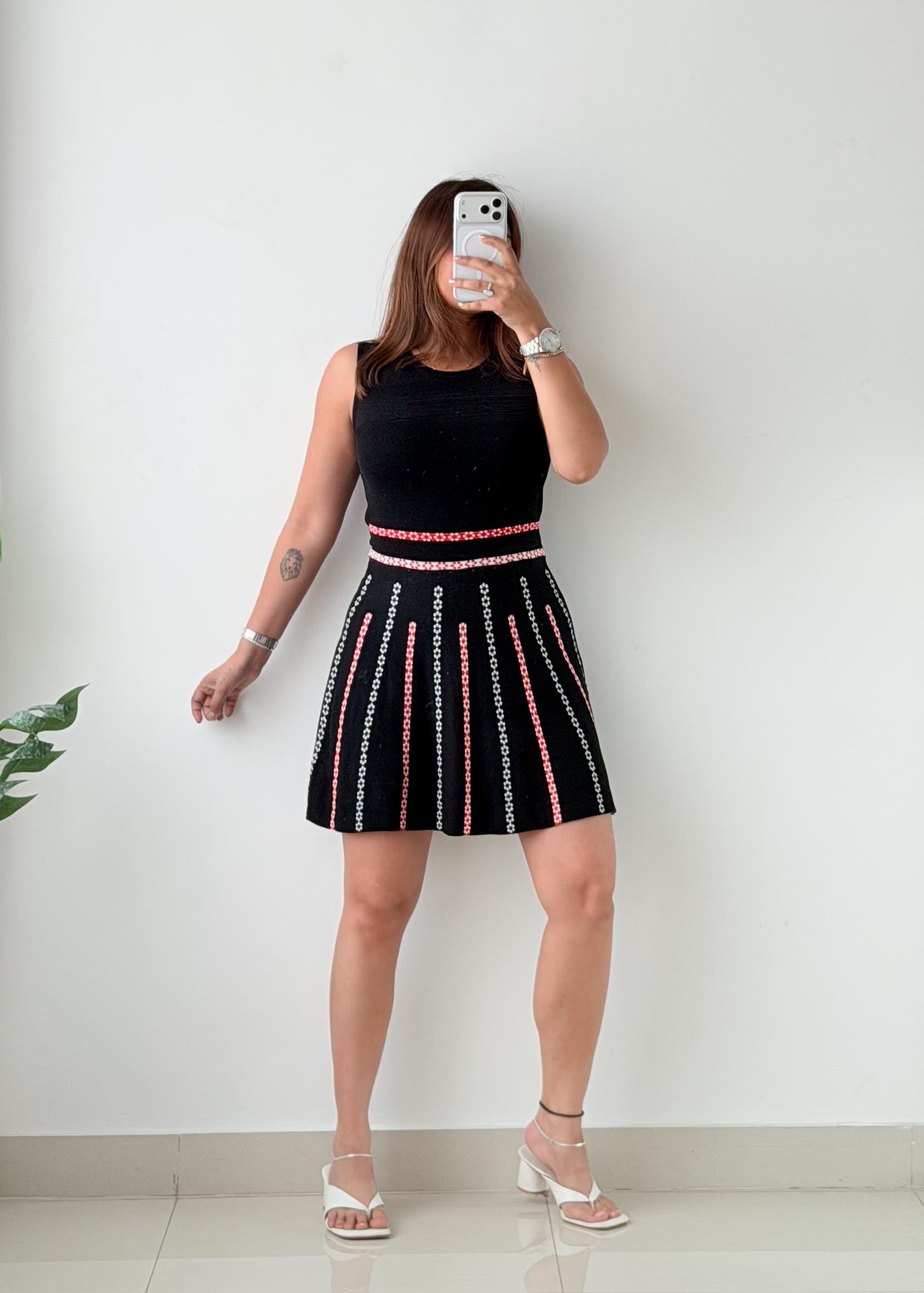 Size XS-M Black Contrast Knit Mini Dress