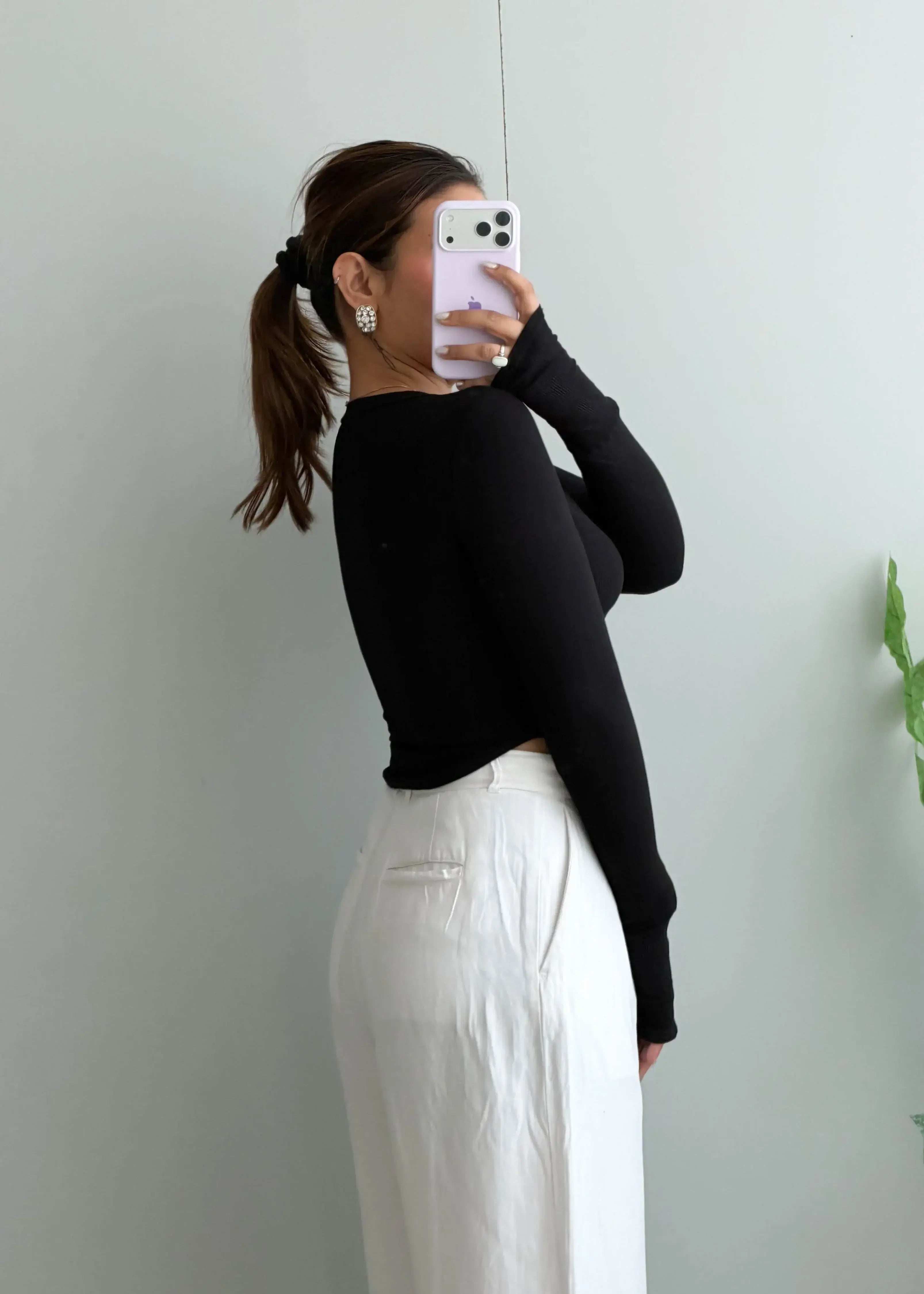 Size XS-S, Black Long Sleeve Ribbed Top - Closet by Payal