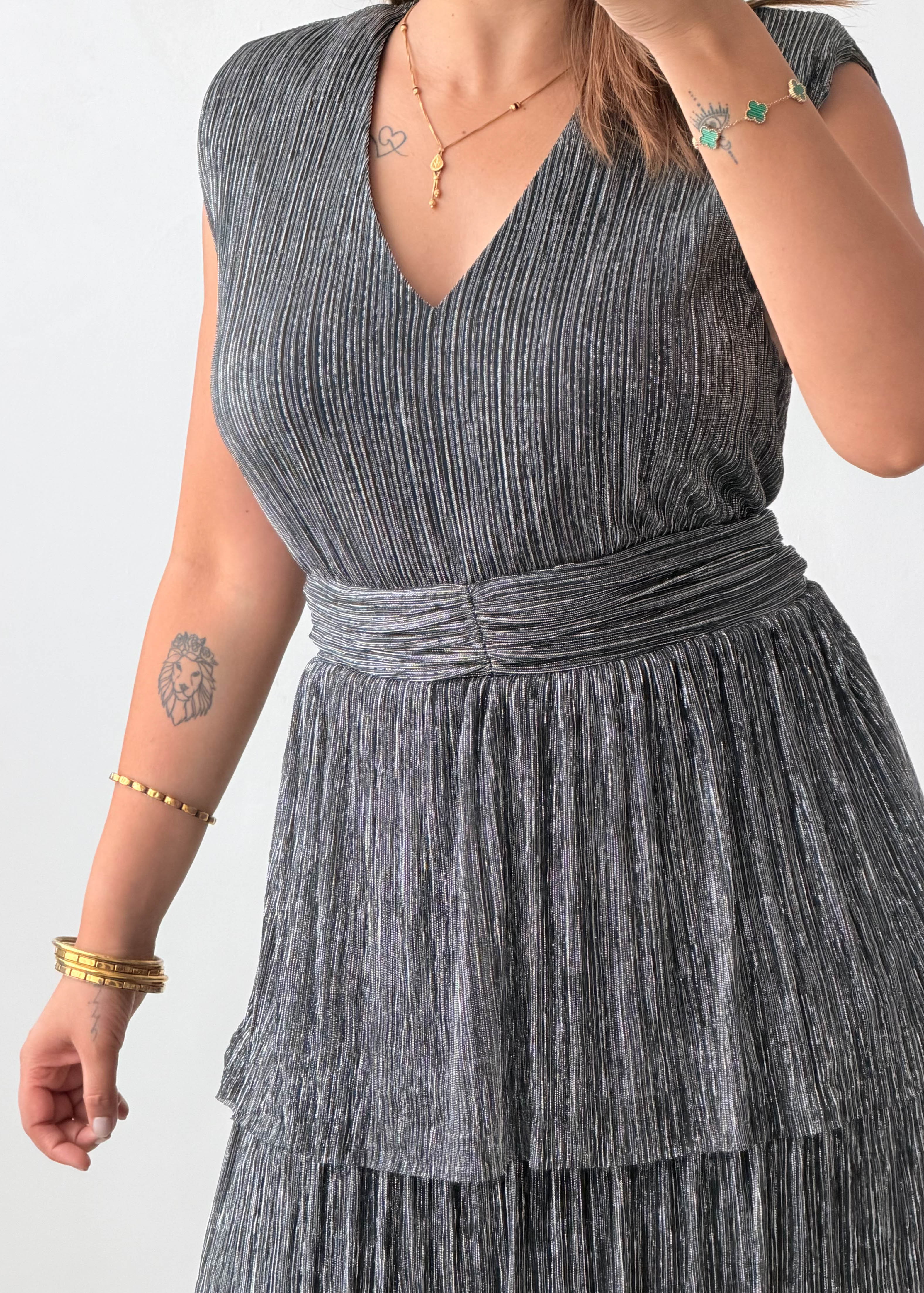Size M-L Silver Pleated Midi Dress