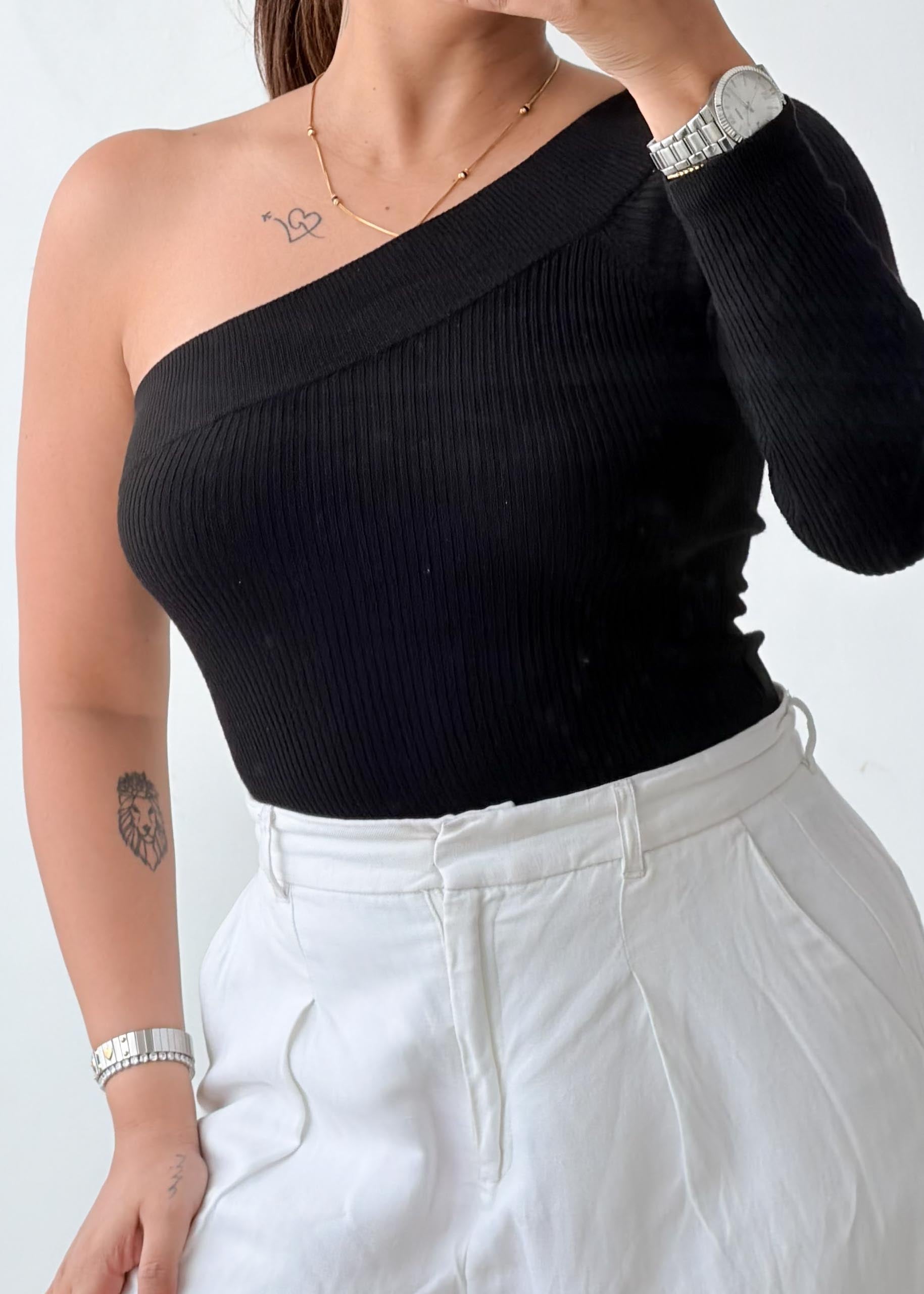 Size S-M Black One Shoulder Ribbed Top