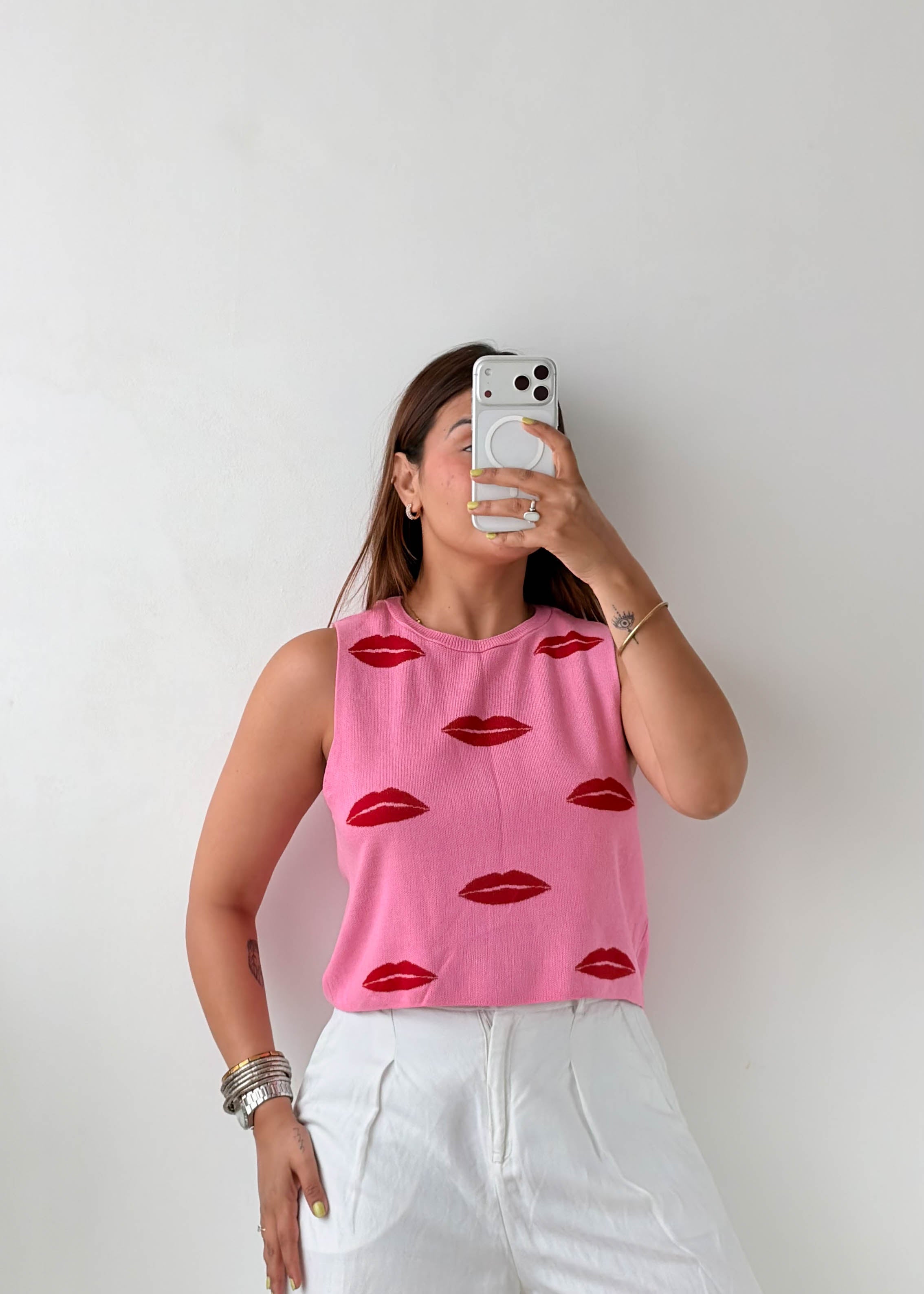 Size M Pink Lip Print Tank Top