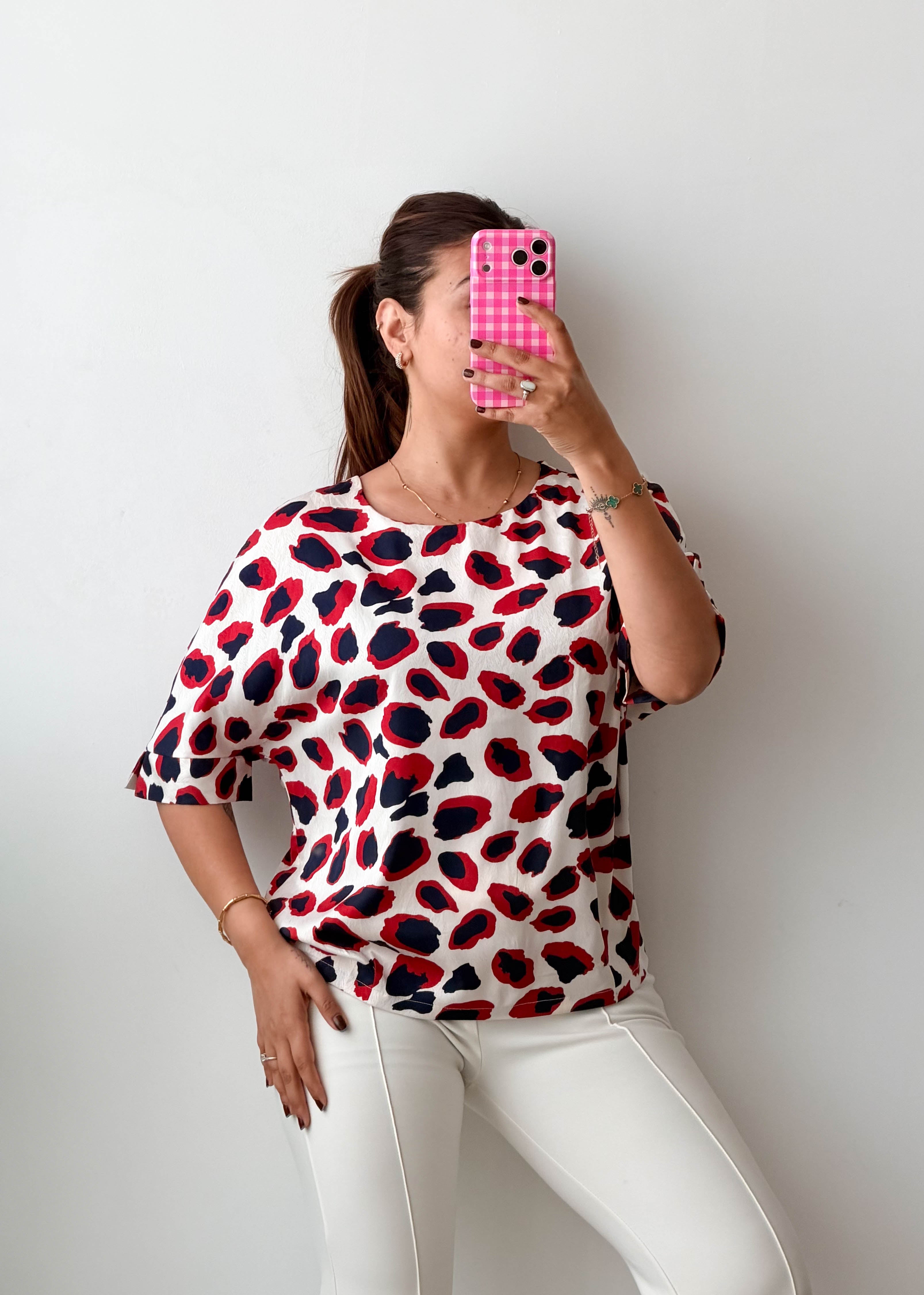 Size M-L White Abstract Print Top