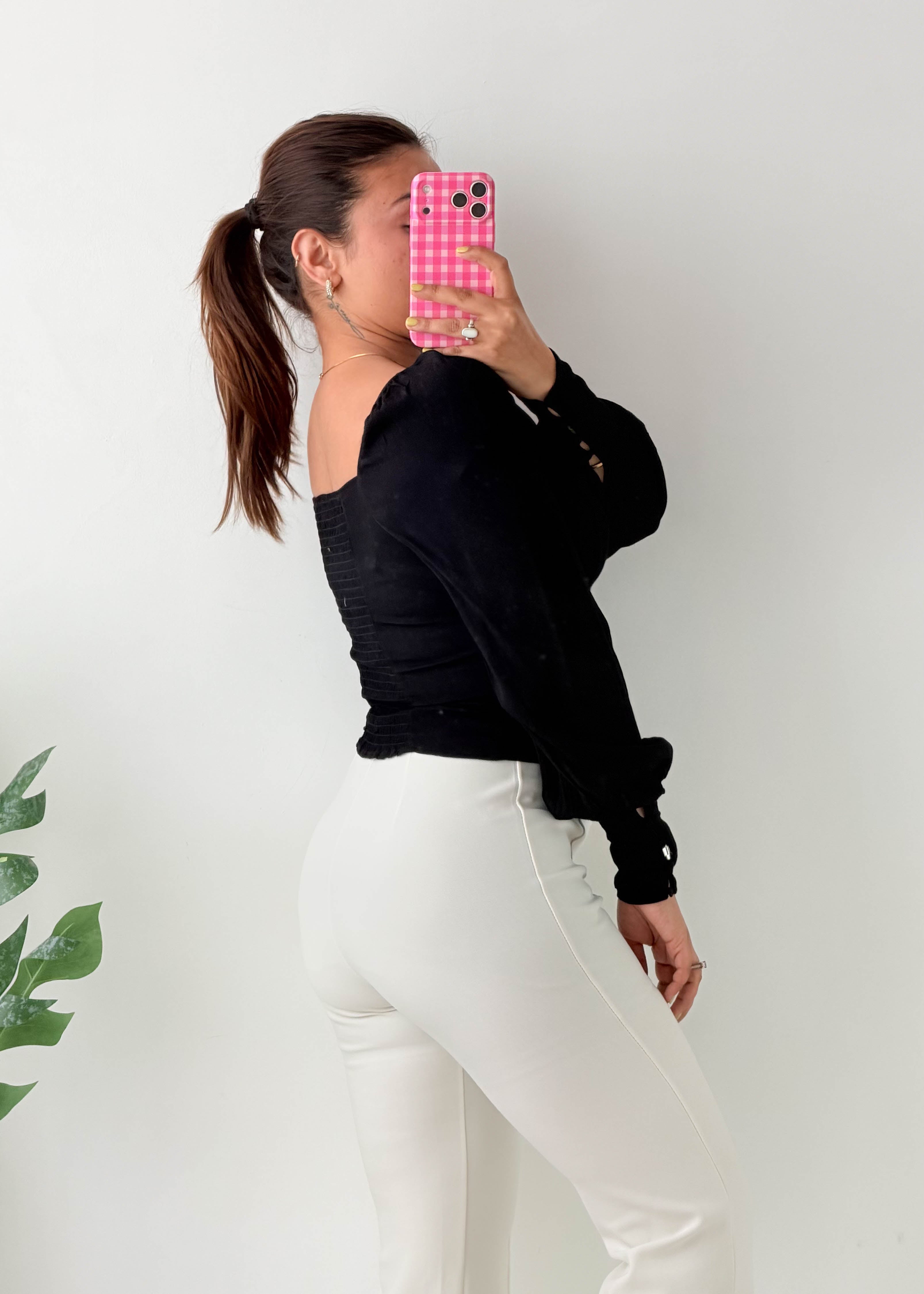 Size S-M Black Sweetheart Neck Puff Sleeve Top