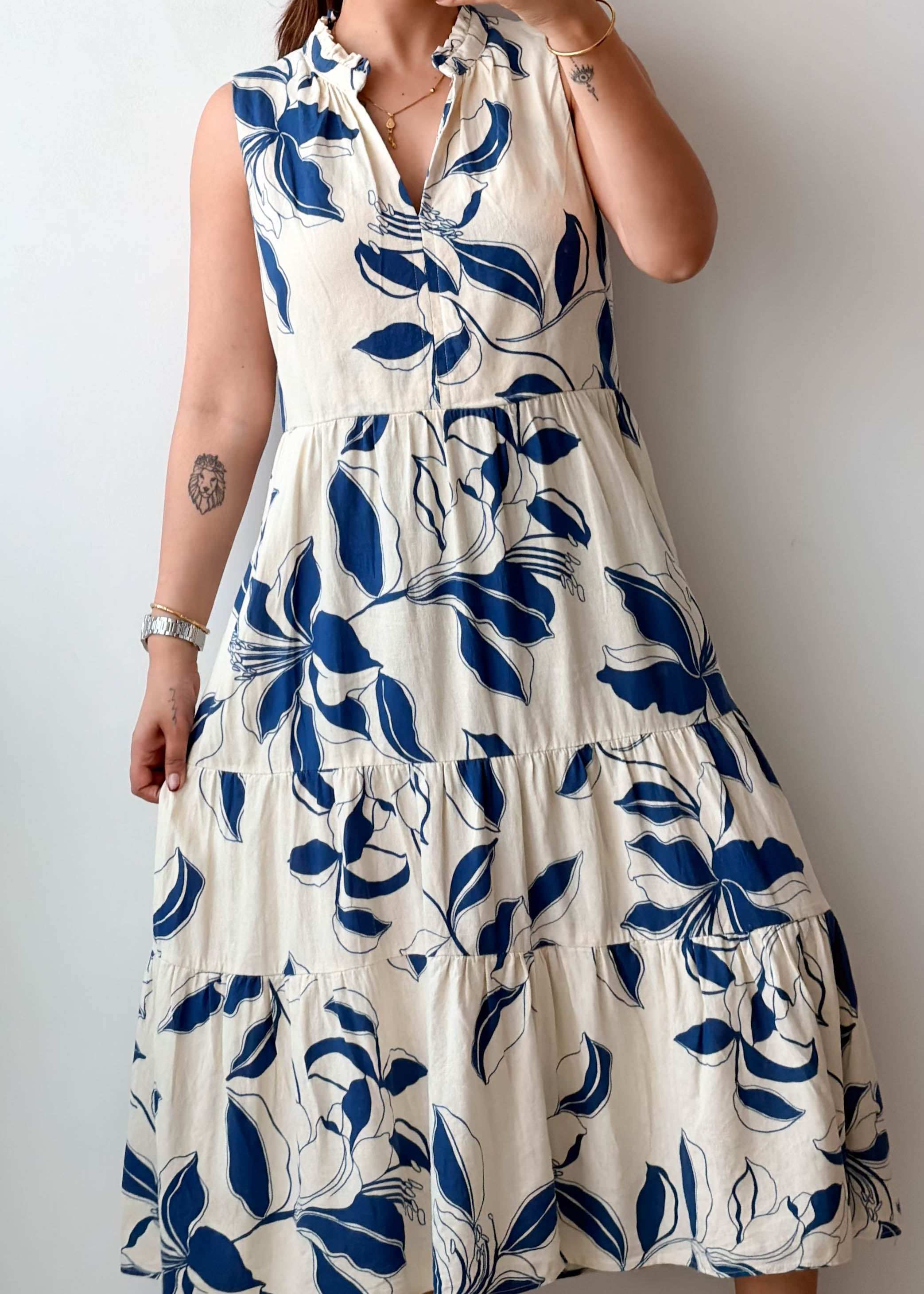 Size M-L White & Blue Leaf Print Tiered Dress