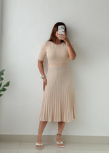 Size XS-S Cream Pleated Knit Midi Dress