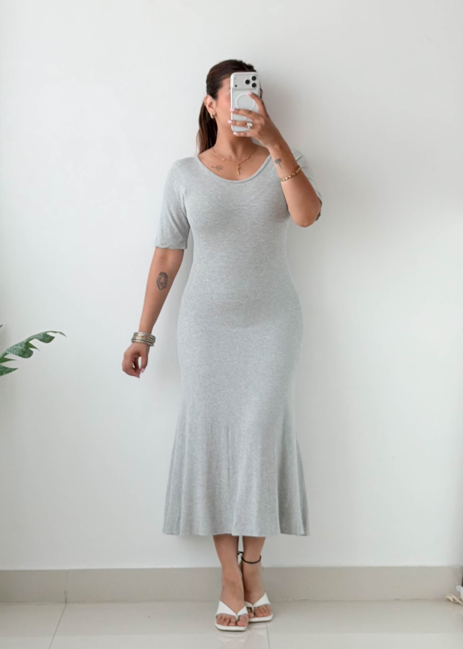 Size S-M Grey Ribbed Scoop Neck Midi Dress