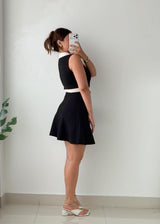 Size XS-S Black & White Collared Knit Mini Dress