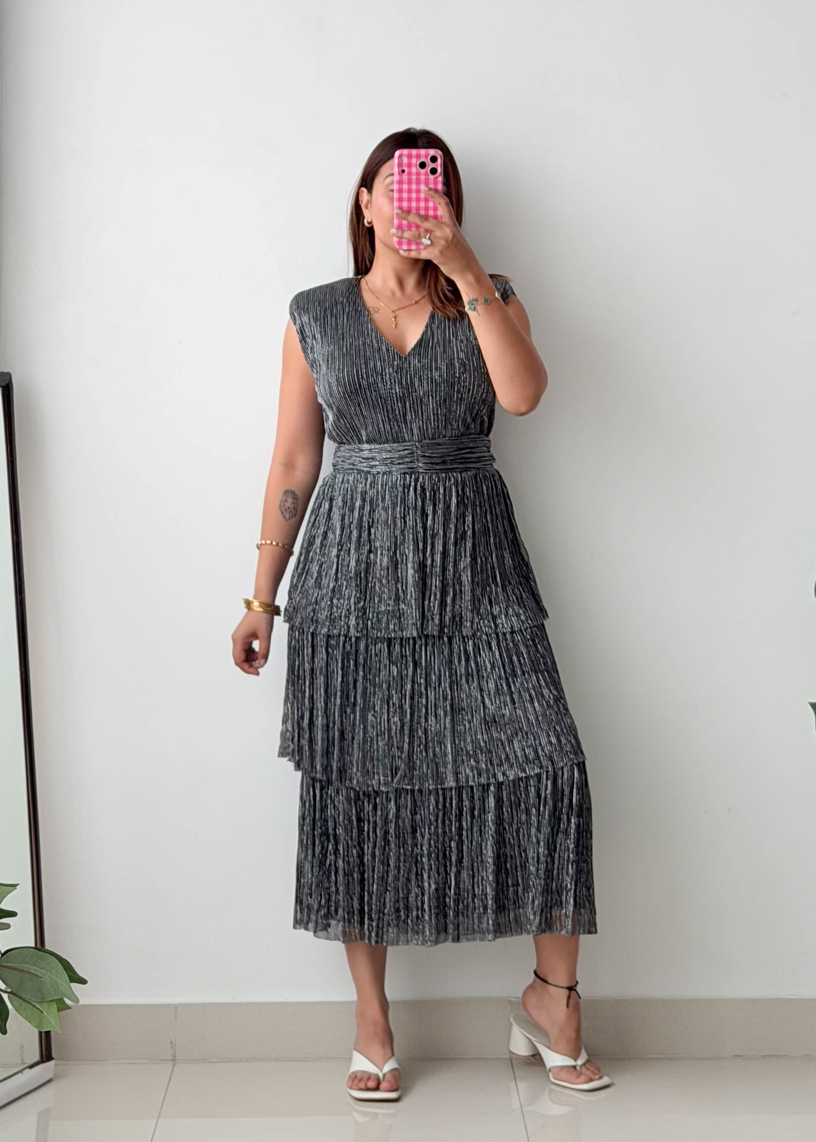 Size M-L Silver Pleated Midi Dress
