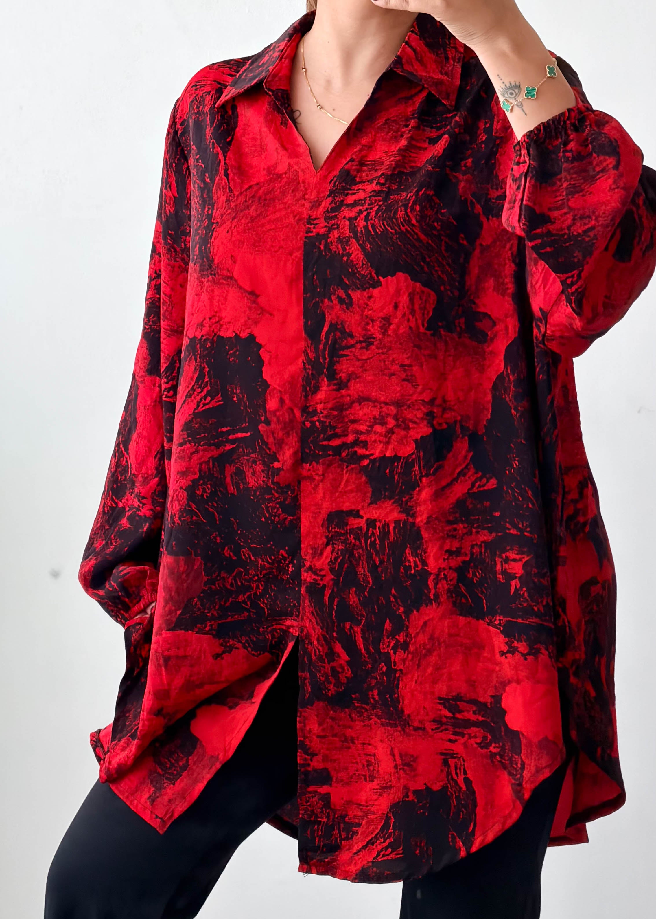 Size M-L Red Black Abstract Longline Shirt