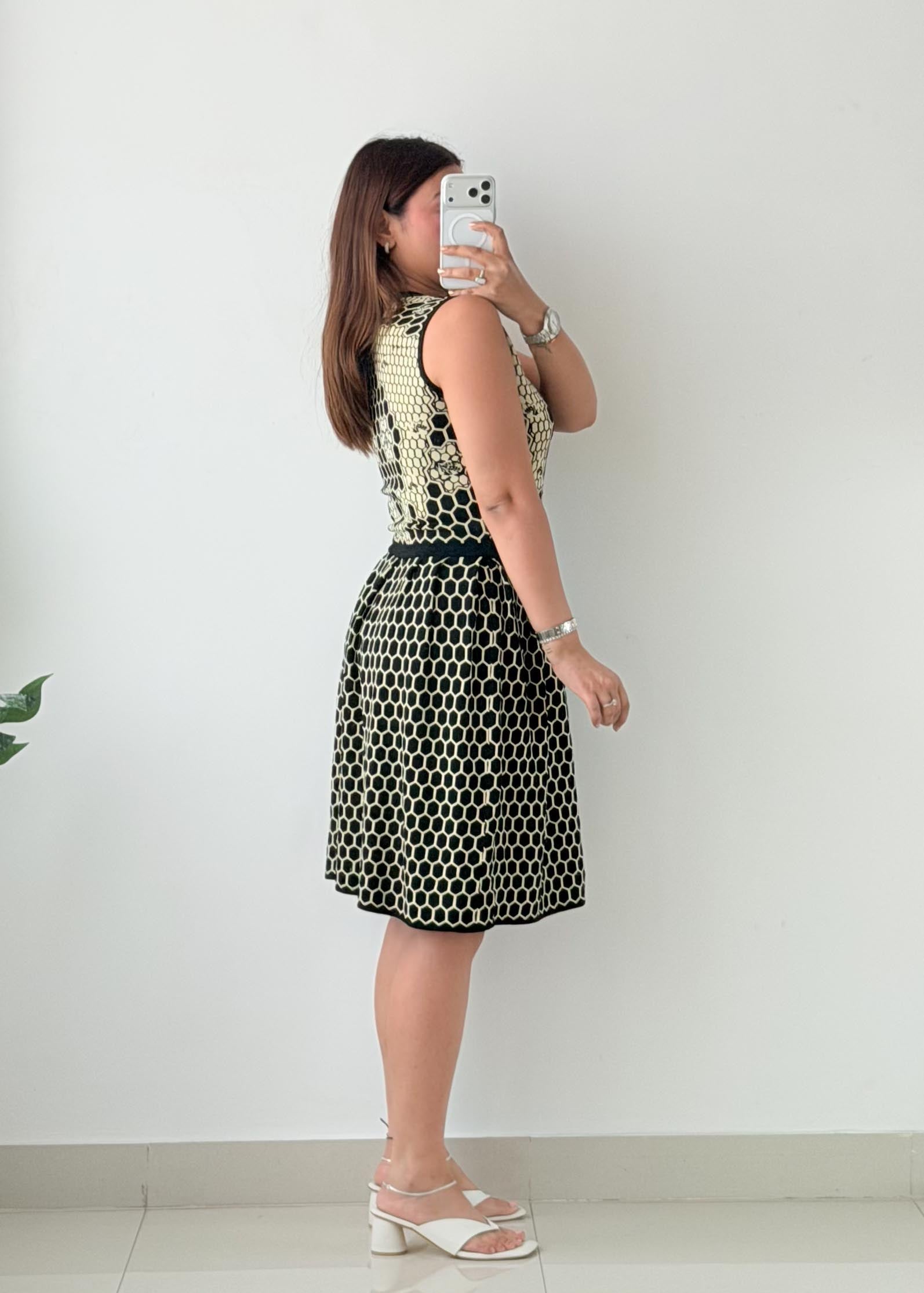 Size S-M Black & Beige Textured Knit Dress