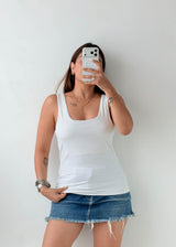 Size M-L White Sleeveless Top