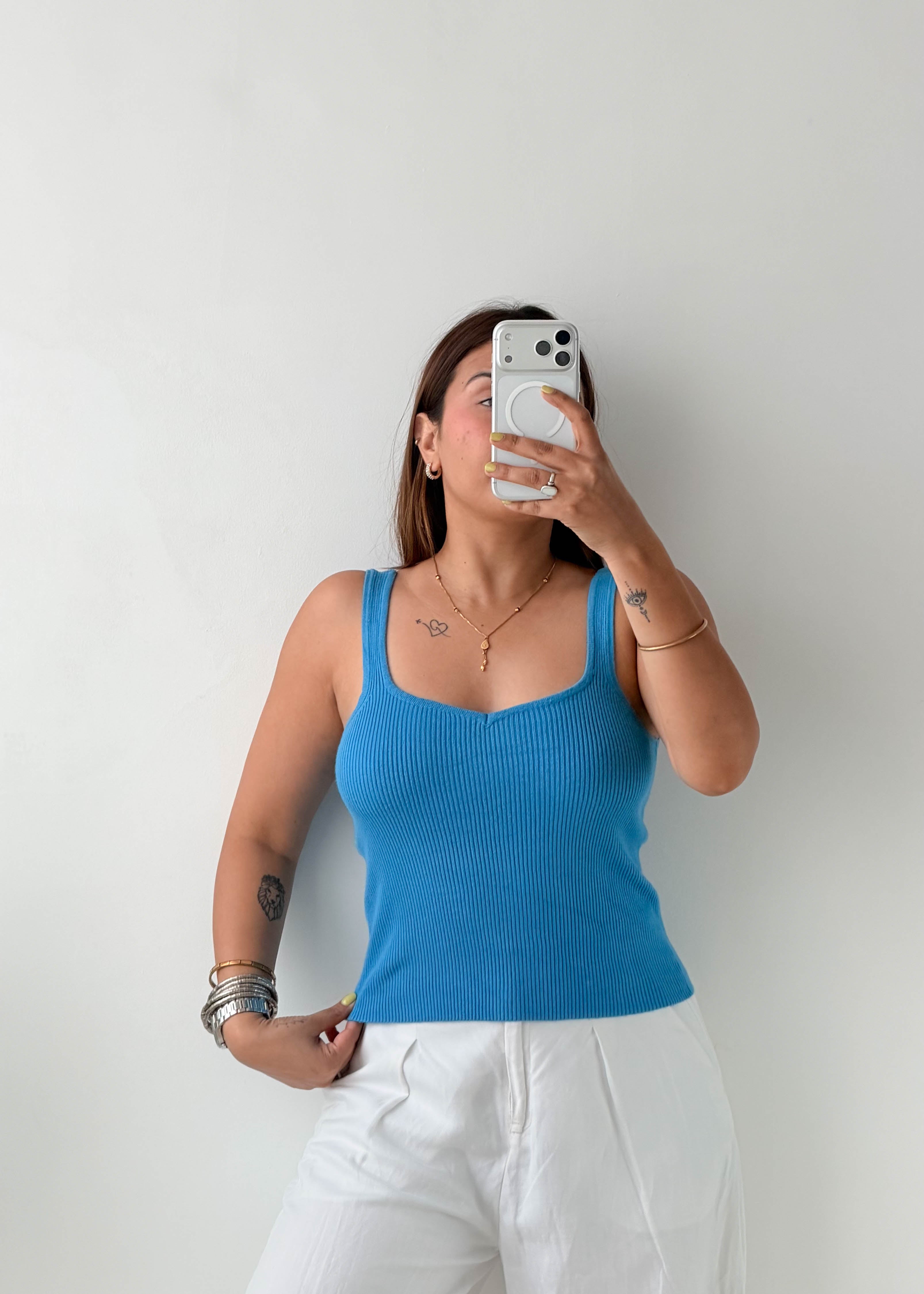 Size M-L Blue Ribbed Tank Top