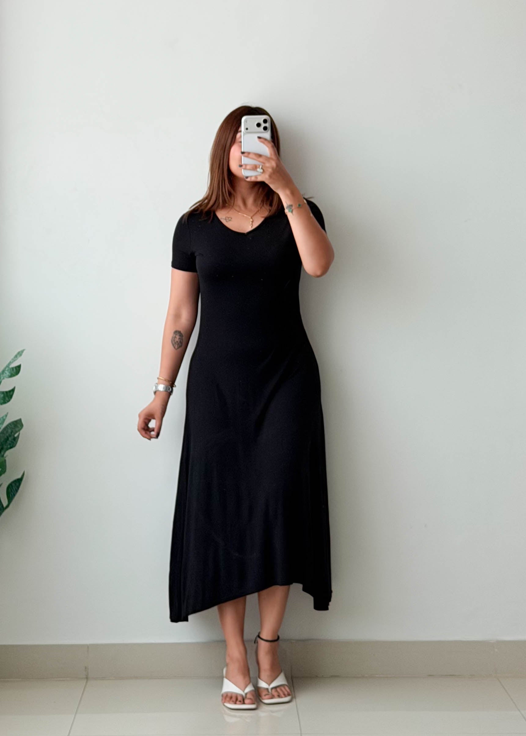 Size S-M Black V-Neck Flared Maxi Dress