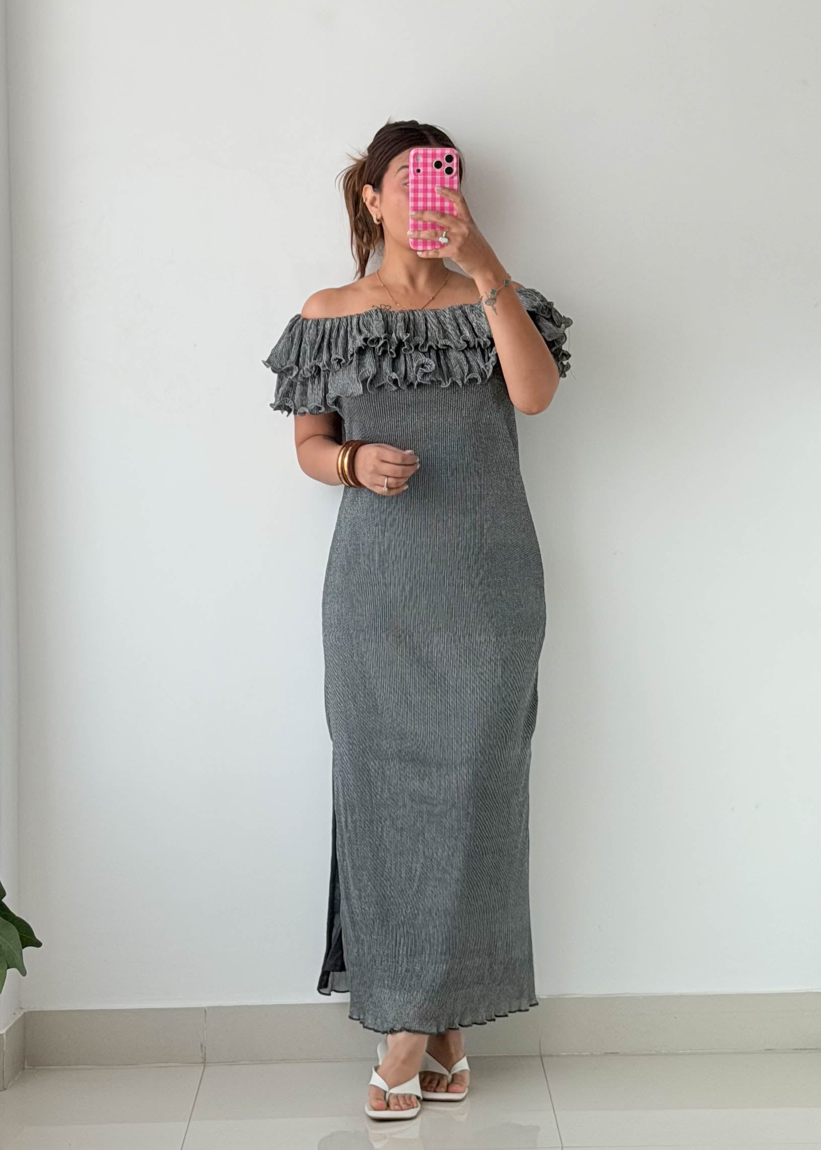 Size S-M Grey Off-Shoulder Ribbed Midi Dress