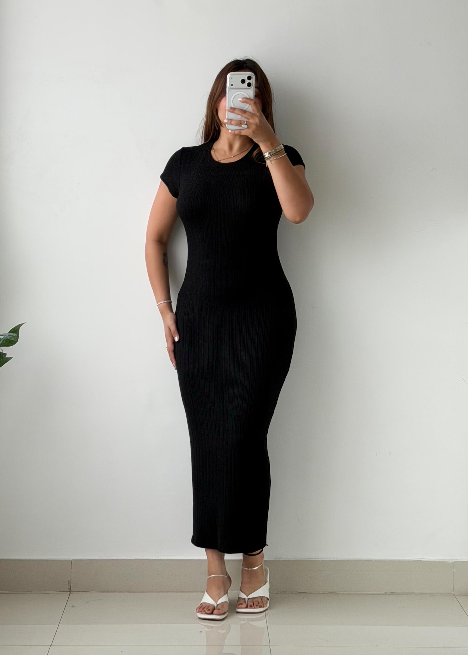 Size S-M Black Ribbed Knit Maxi Dress