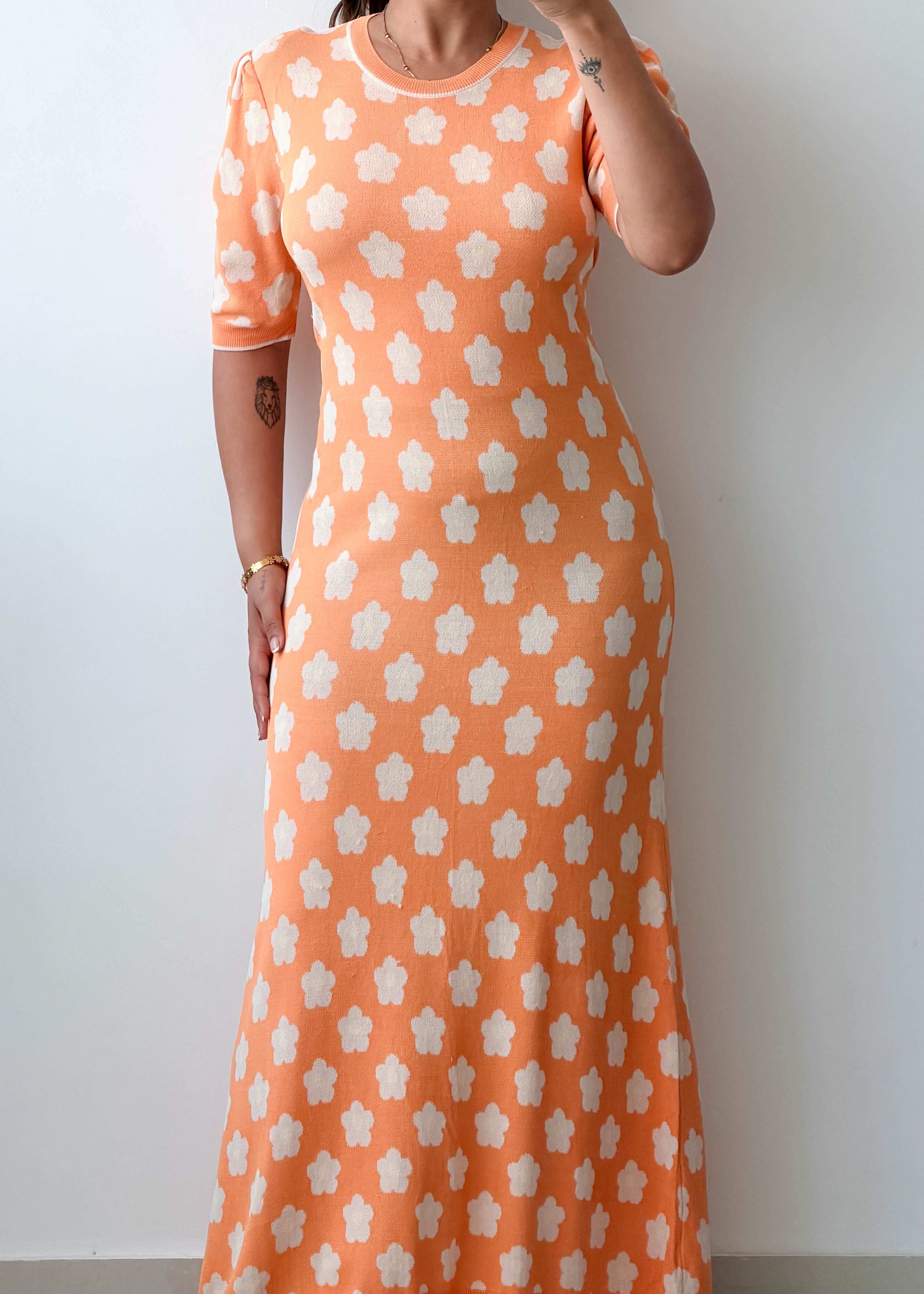 Size M-L Peach Floral Knit Maxi Dress
