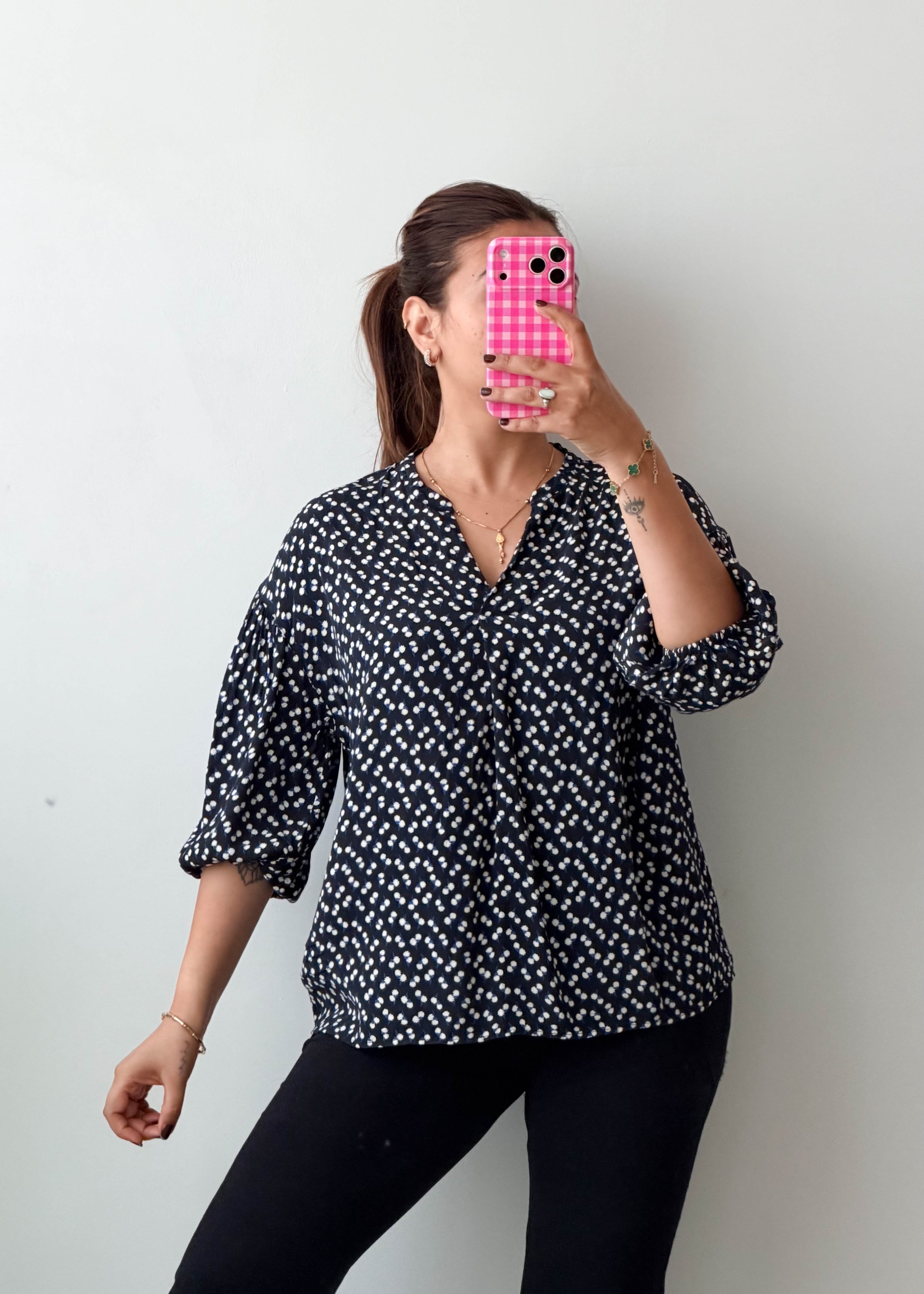 Size M-L Black White Printed Top