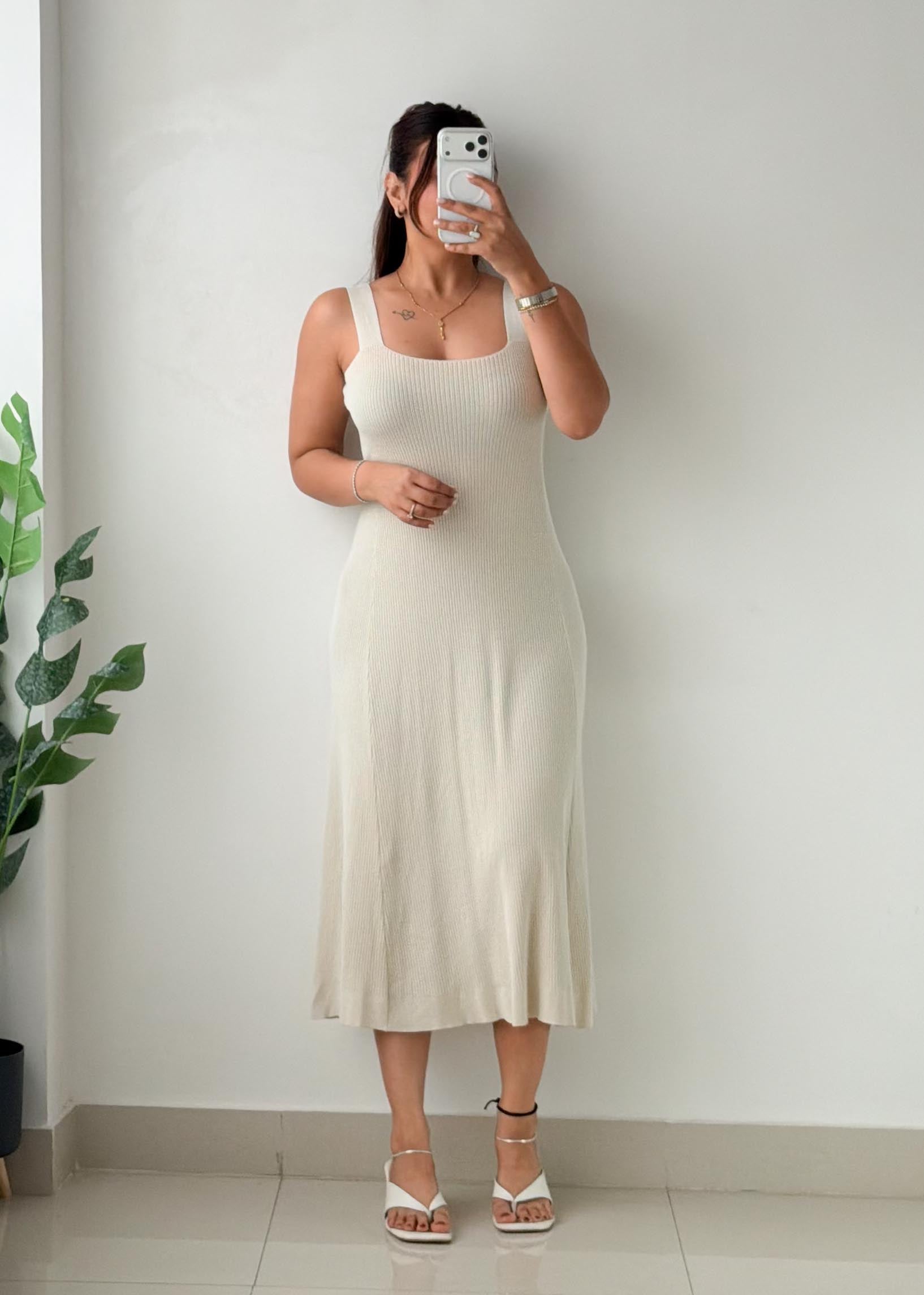 Size S-M Ivory Ribbed Knit Midi Dress