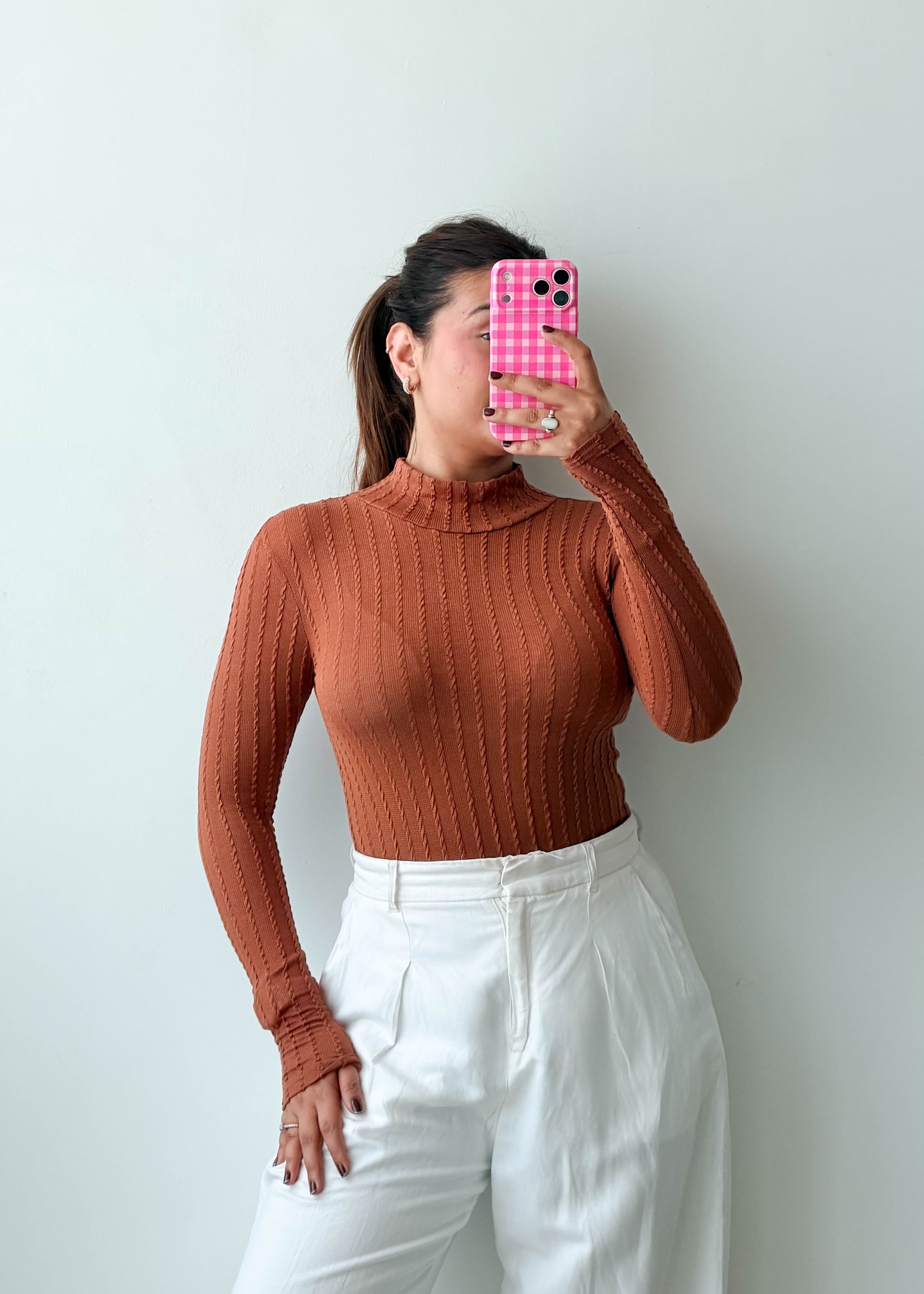 Size XS-S Rust Ribbed Mock Neck Top
