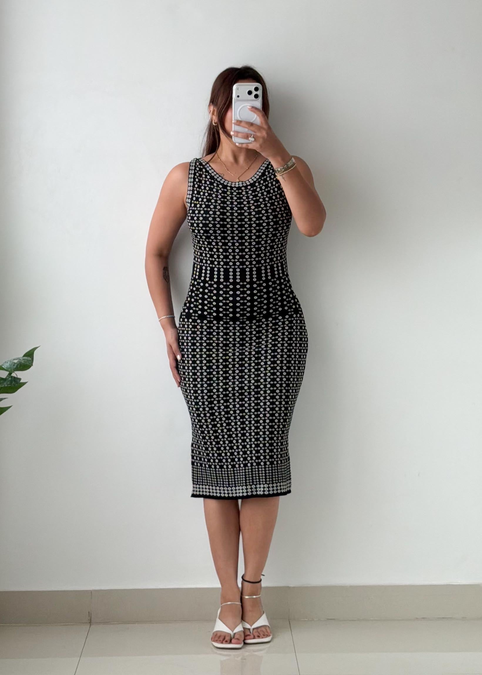 Size S-M Black & White Textured Knit Midi Dress