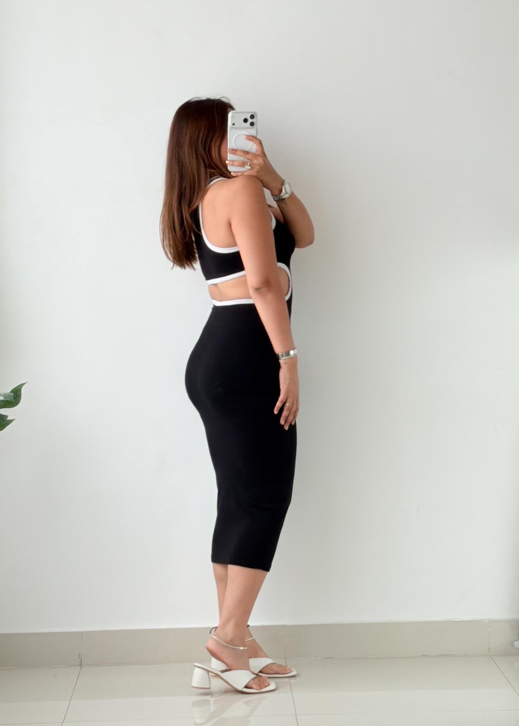 Size S-M Black Contrast Cut-Out Knit Midi Dress