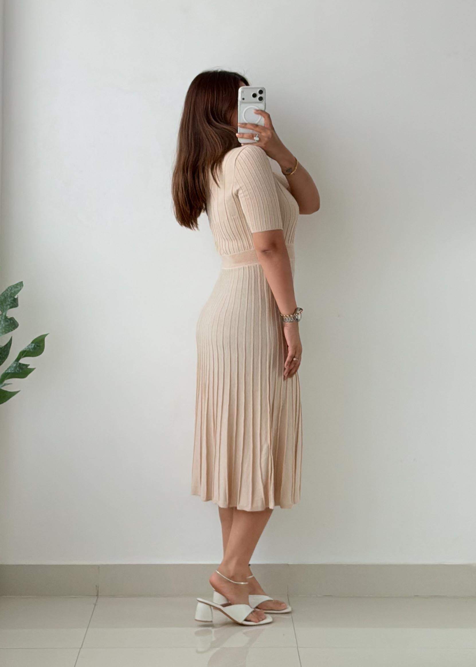 Size XS-S Cream Pleated Knit Midi Dress