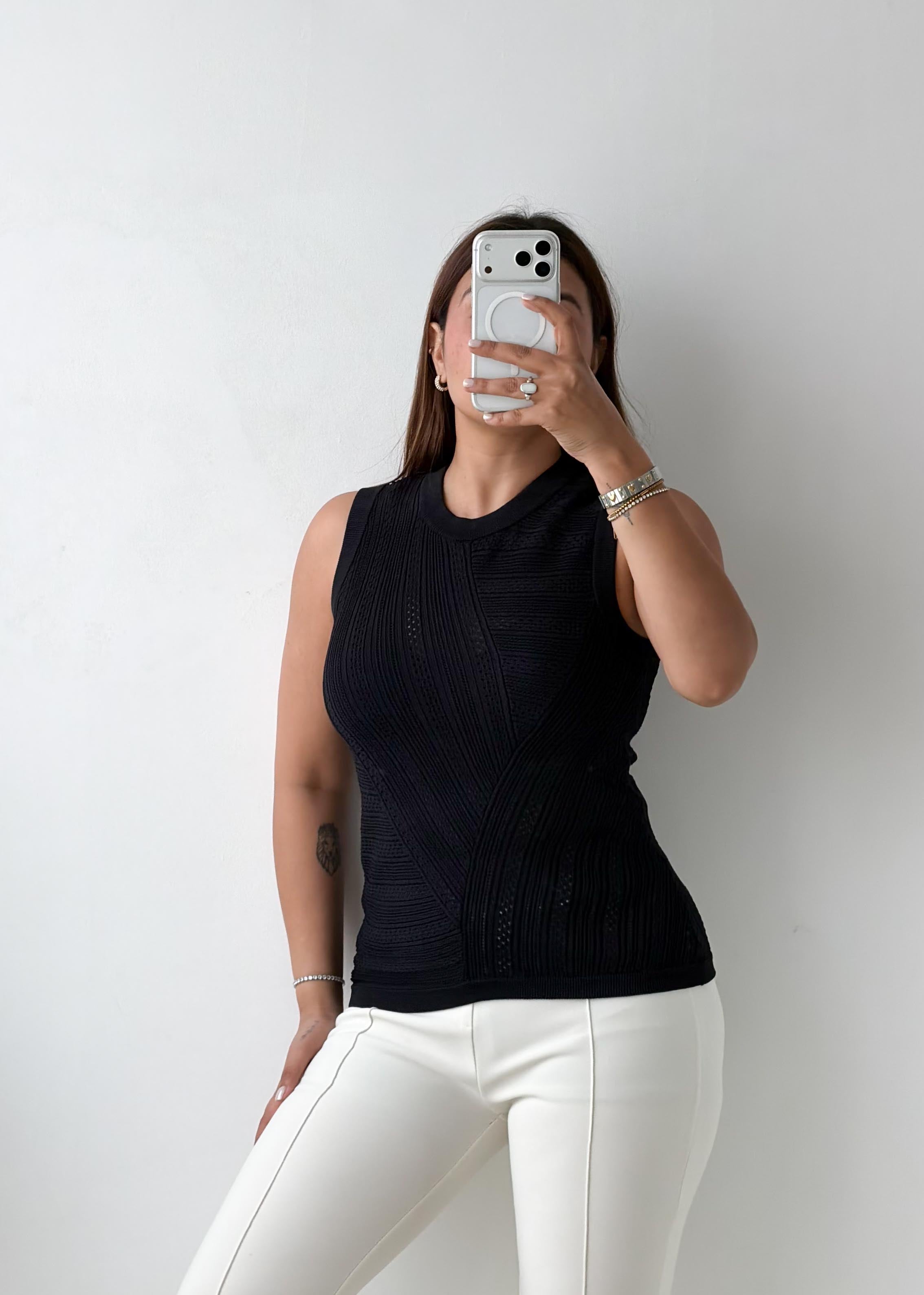 Size S-M Black Textured Knit Tank Top